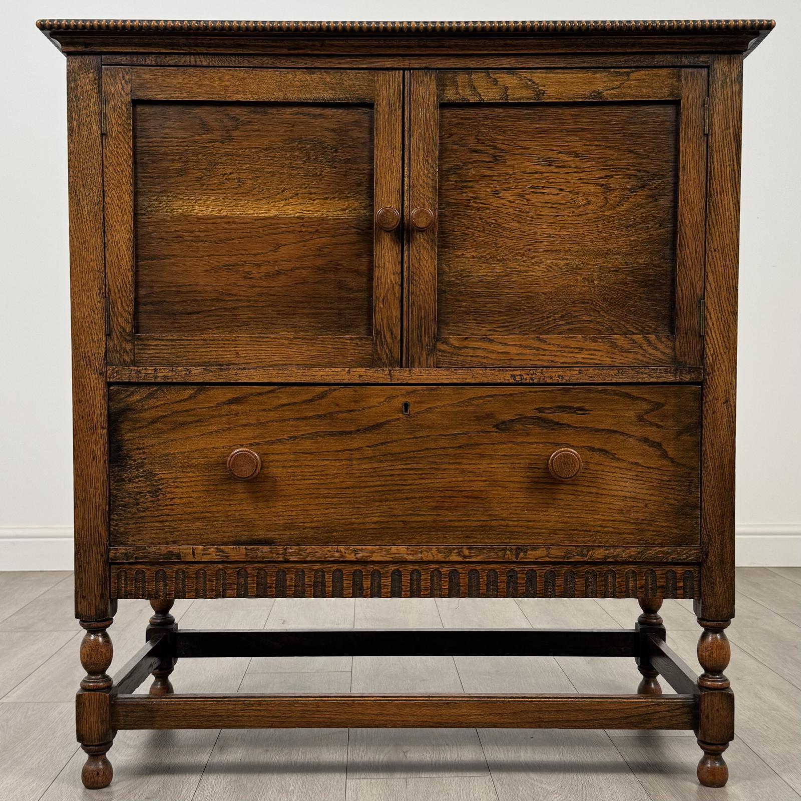 Antique 20th Century Fitted Cupboard in Golden Oak (1 of 12)