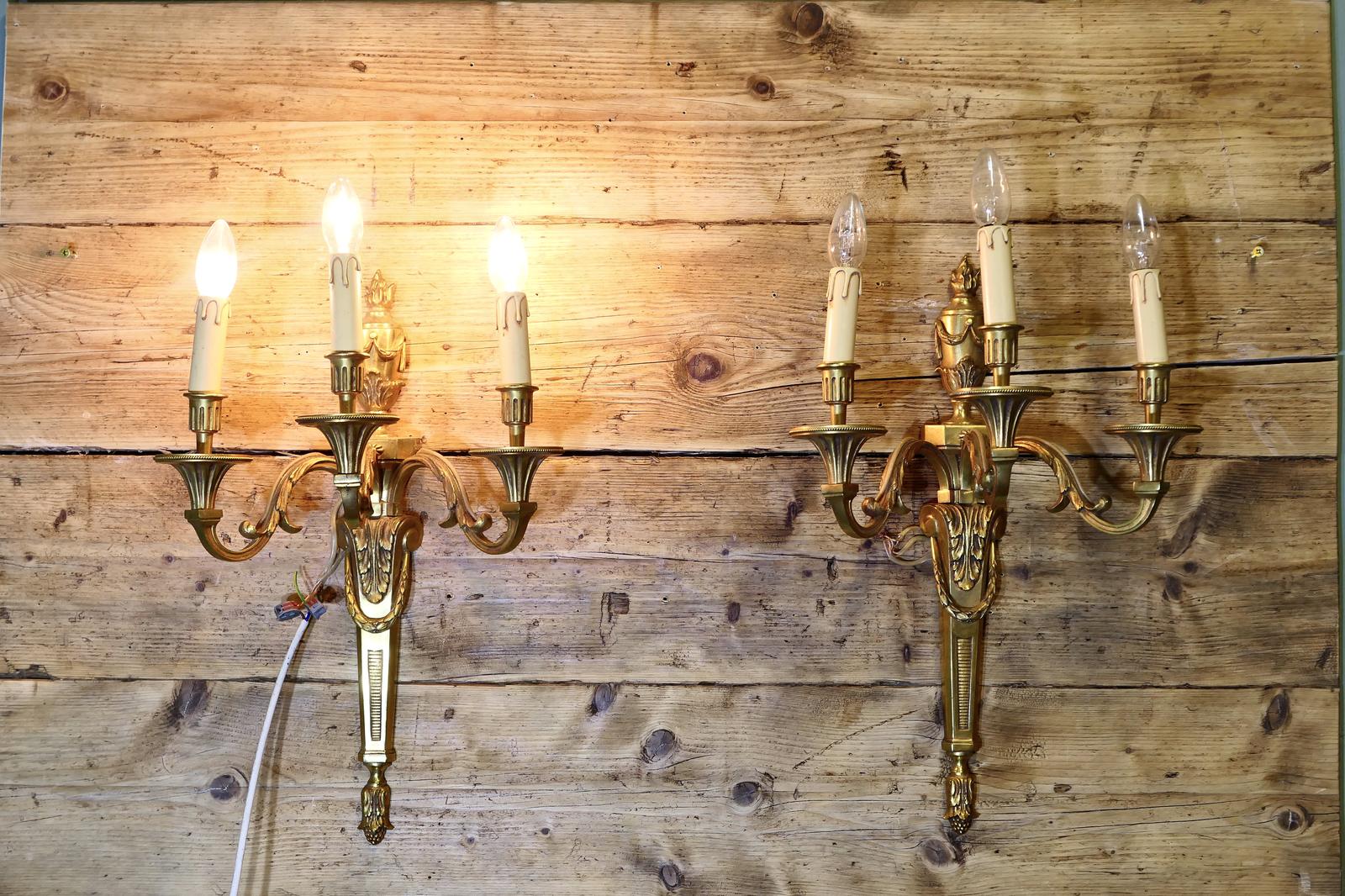 Fine Quality Pair of French Neo Classical Brass Wall Lights (1 of 5) Fine Quality Pair of French Neo Classical Brass Wall Lights (1 of 5)