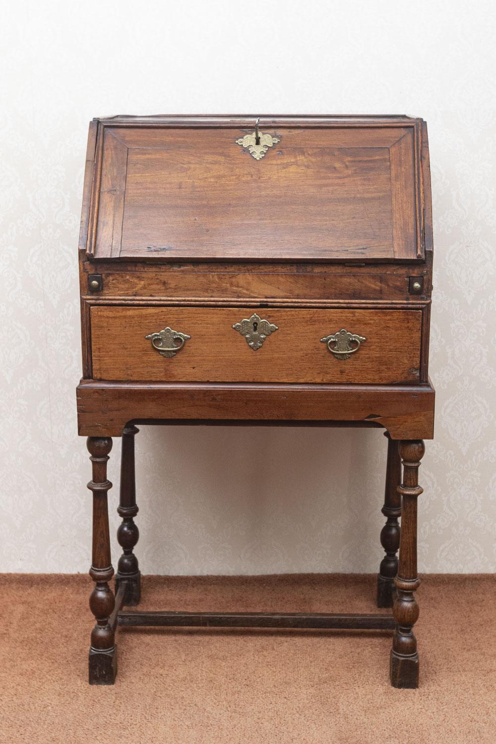 Exceptionally Rare  Queen Anne Writing Bureau (1 of 15)