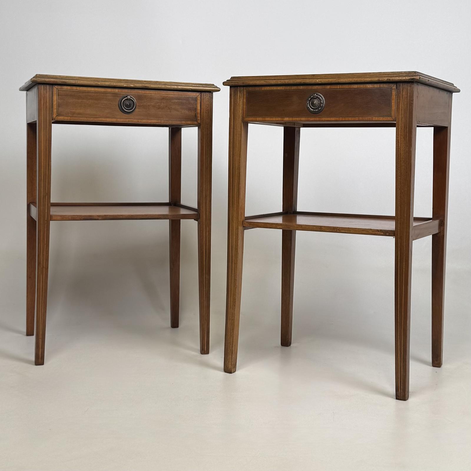 Antique 20th Century Pair Of Bedside Cabinets In Mahogany (1 of 12) Antique 20th Century Pair Of Bedside Cabinets In Mahogany (1 of 12)