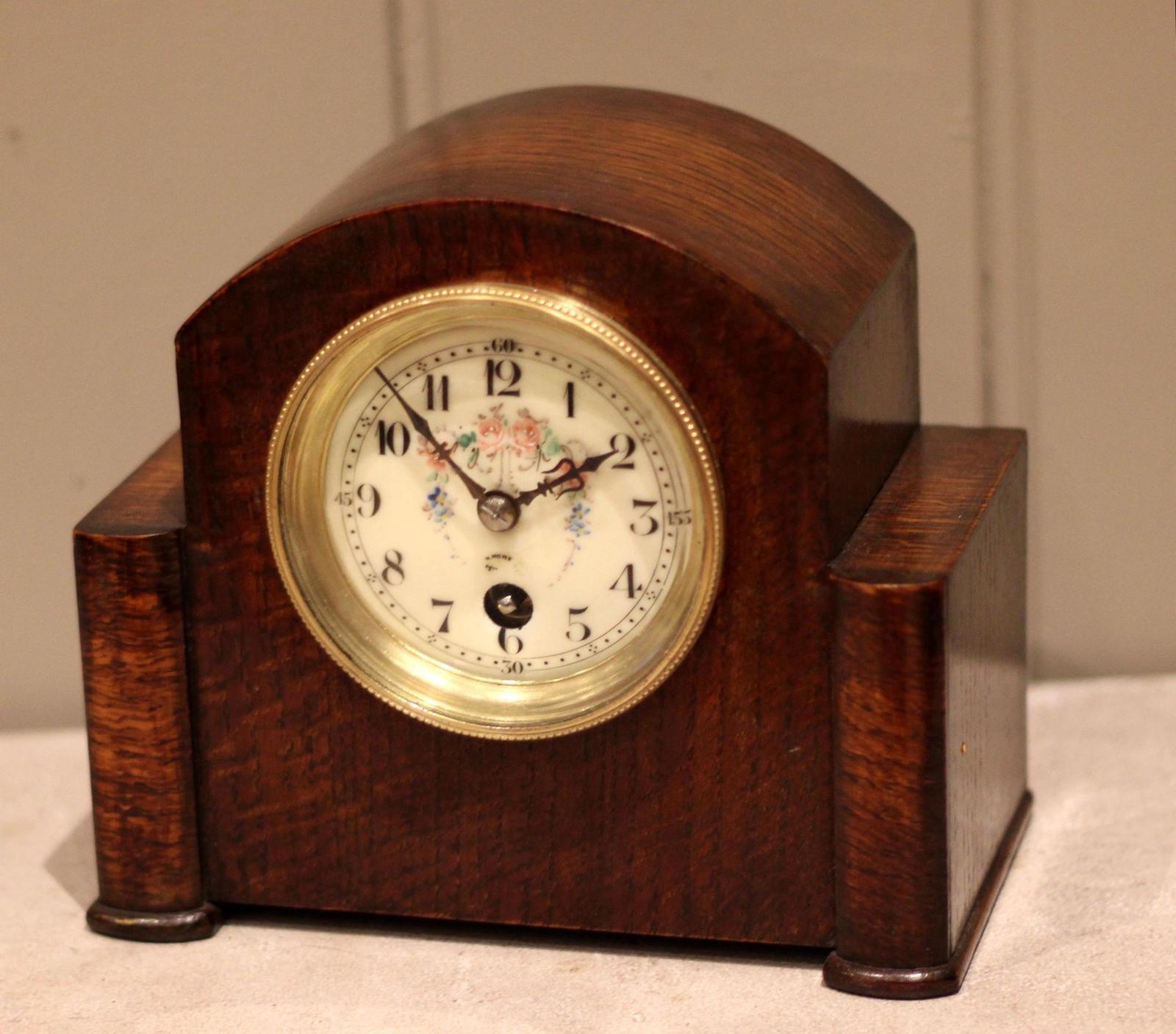 Oak Timepiece Mantel Clock (1 of 12)