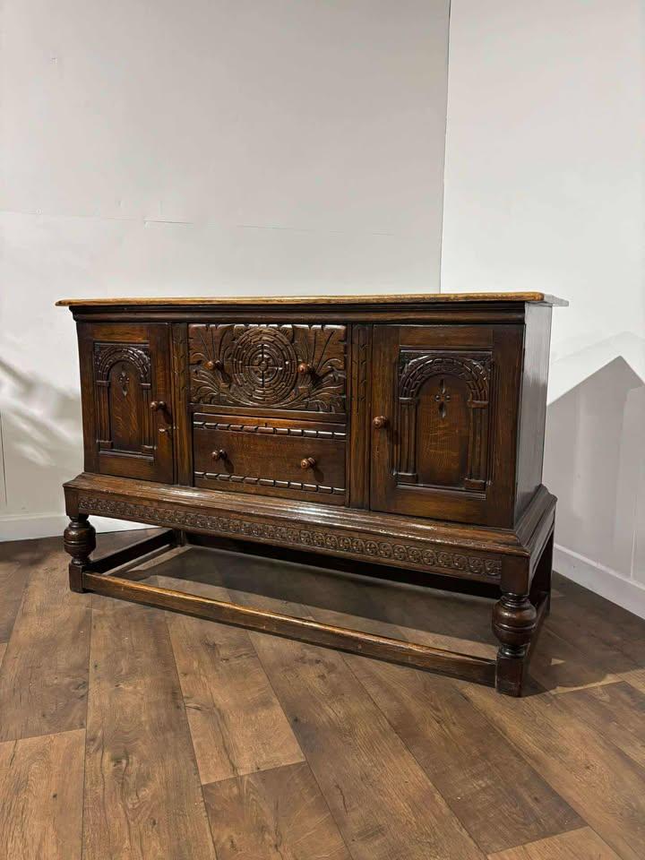 17th Century Style Oak Sideboard (1 of 16)