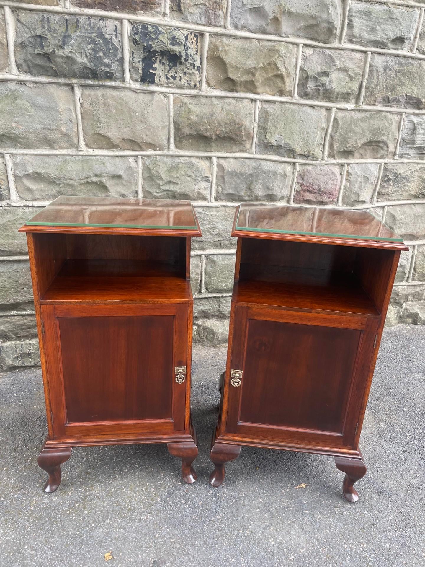 Pair Antique Walnut Bedside Cabinet (1 of 12) Pair Antique Walnut Bedside Cabinet (1 of 12)
