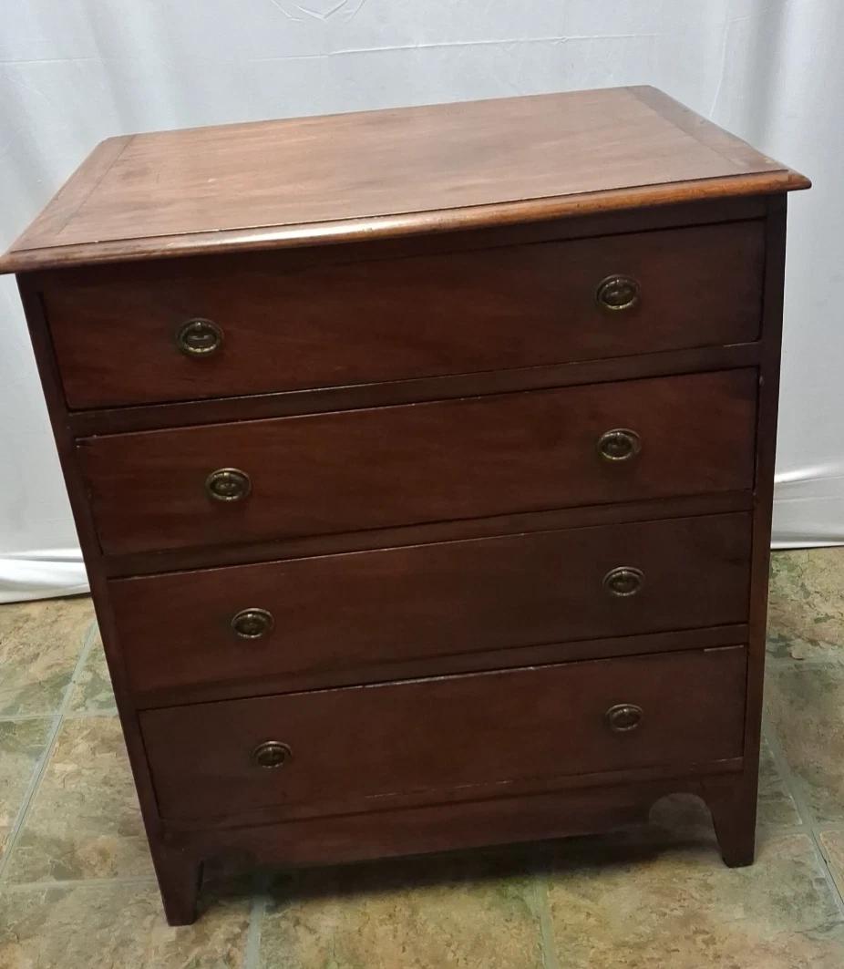 Antique Small Bachelor Chest Of Draws (1 of 12)