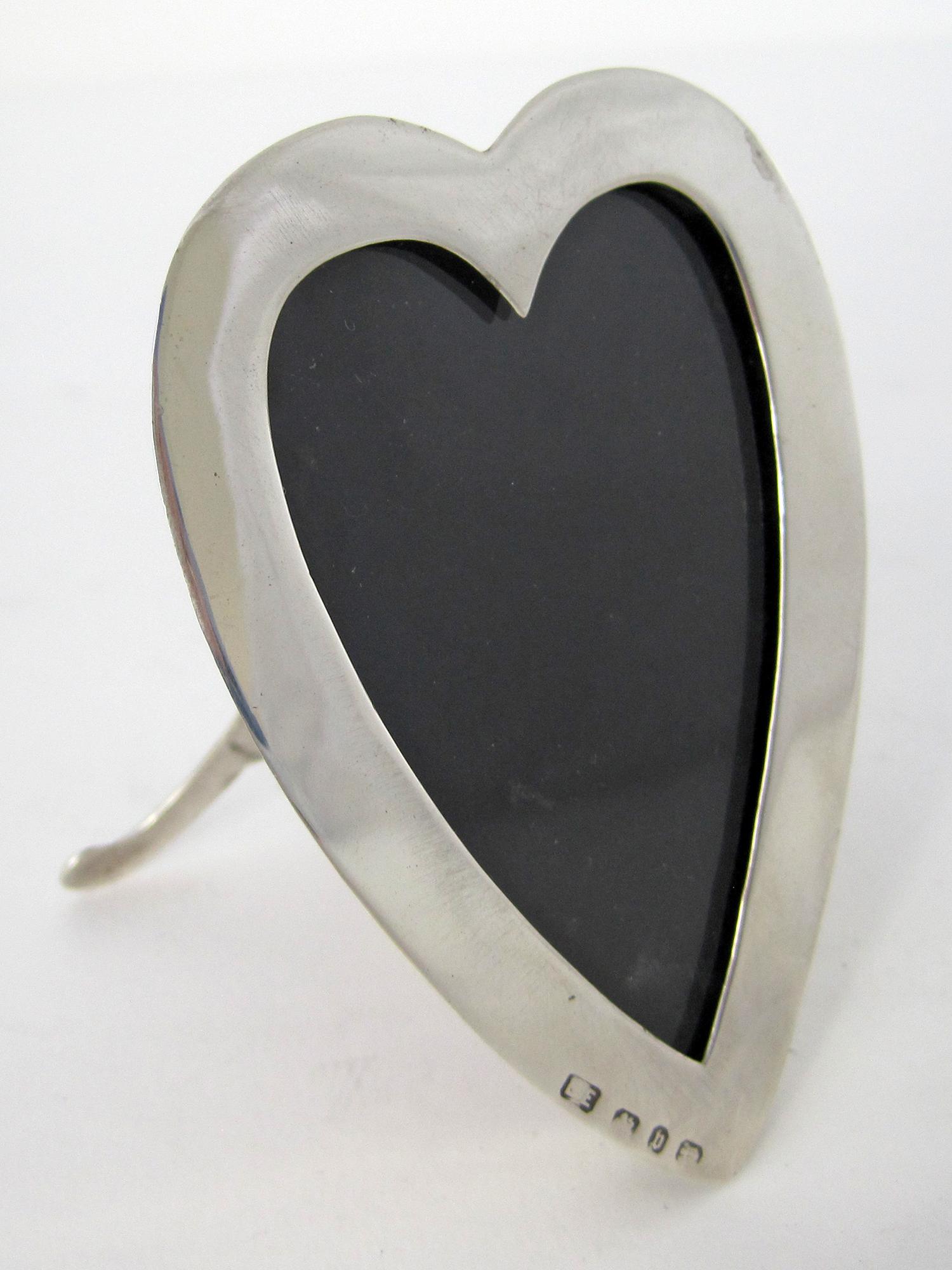 Victorian Silver Heart Shaped Photo Frame with Read Leather Back (1 of 5) Victorian Silver Heart Shaped Photo Frame with Read Leather Back (1 of 5)