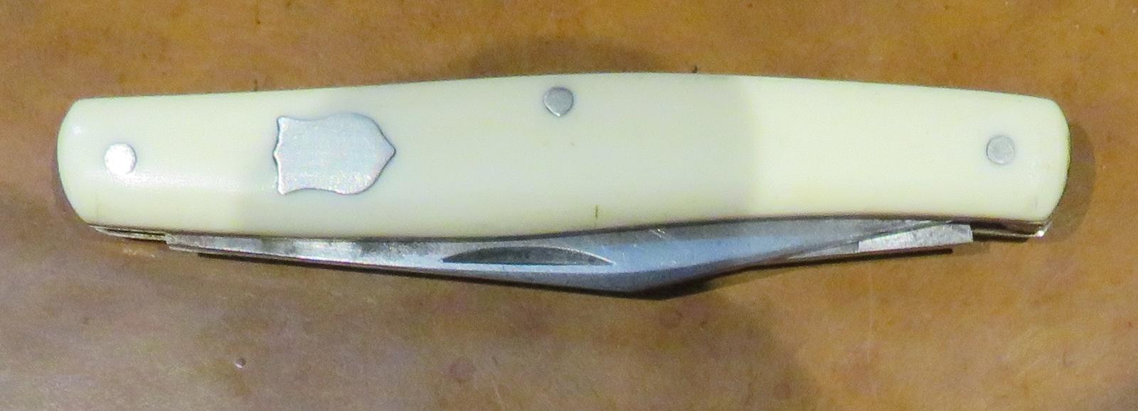 Double Bladed Pen Knife Inset Silver Shield c.1920 (1 of 4) Double Bladed Pen Knife Inset Silver Shield c.1920 (1 of 4)
