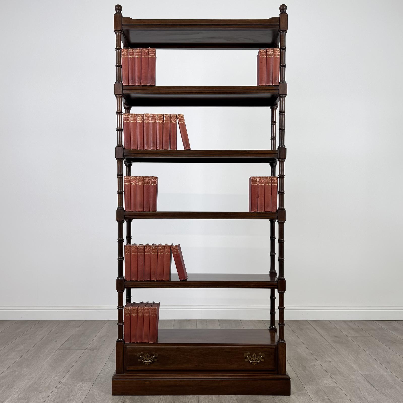 Vintage 20th Century Quality Open Bookcase In Cherrywood (1 of 13)