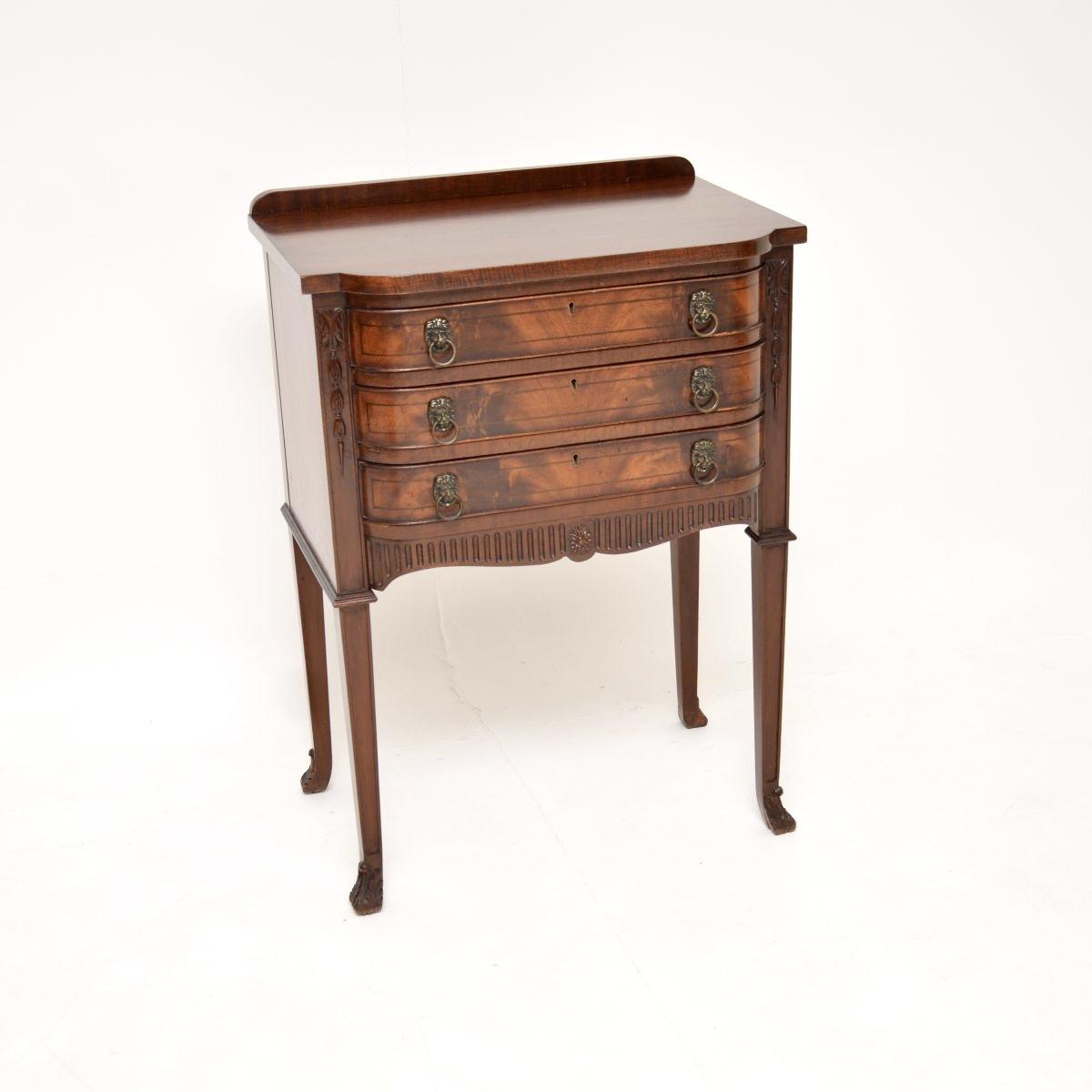 Sheraton Style Mahogany Side / Server Table (1 of 9) Sheraton Style Mahogany Side / Server Table (1 of 9)