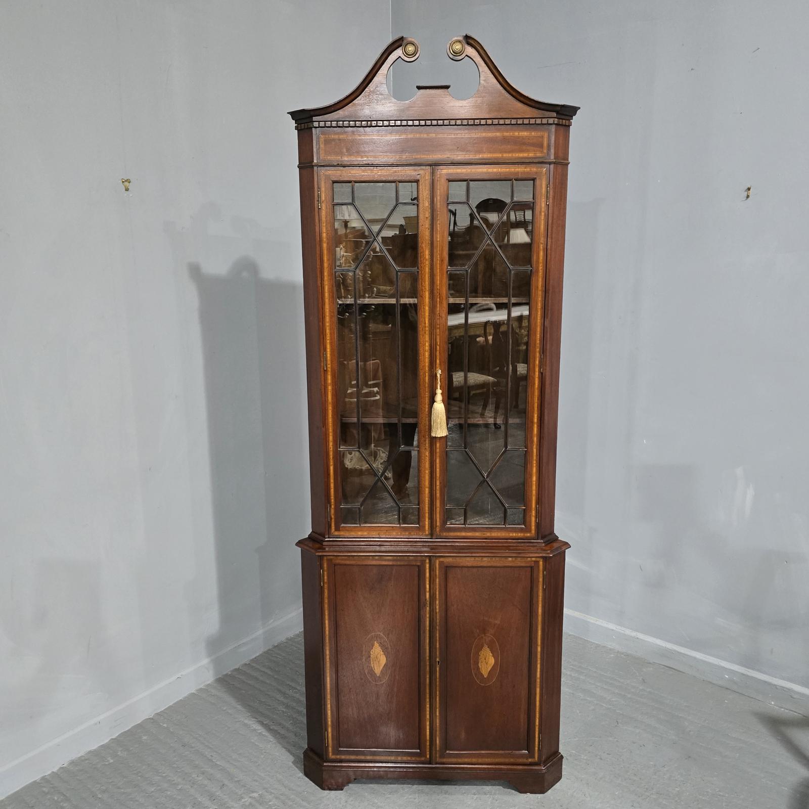 Good Inlaid Mahogany Cabinet (1 of 7)