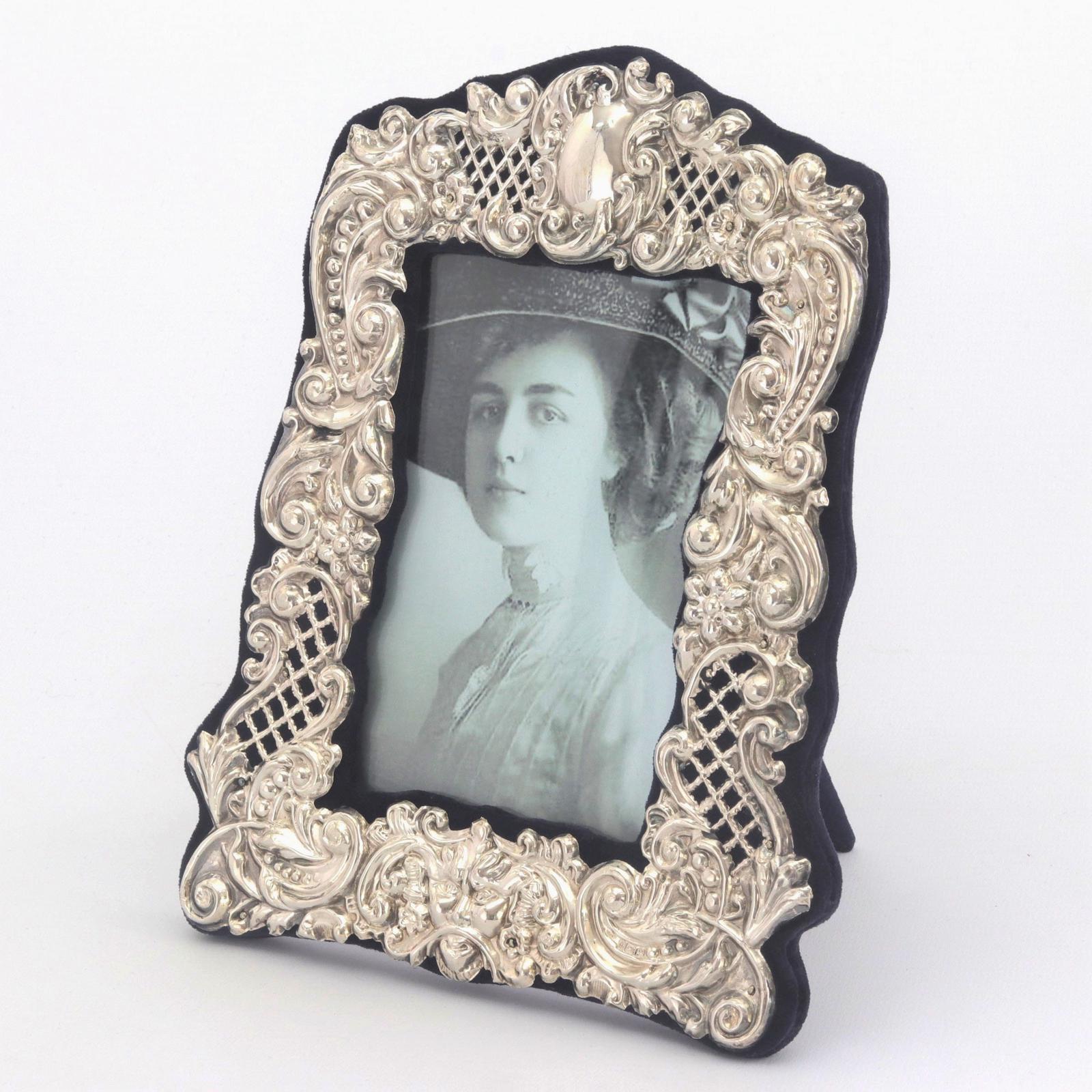 Pierced & Embossed Silver Photograph Frame by Broadway & Co 1906 (1 of 9)