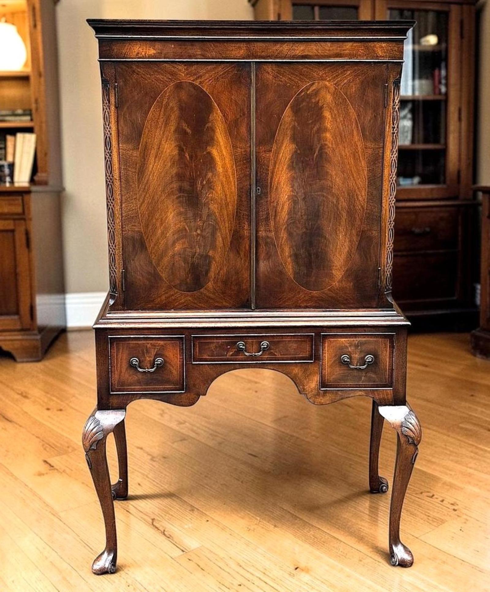 Mahogany Cocktail Cabinet / Drinks Cabinet (1 of 14) Mahogany Cocktail Cabinet / Drinks Cabinet (1 of 14)