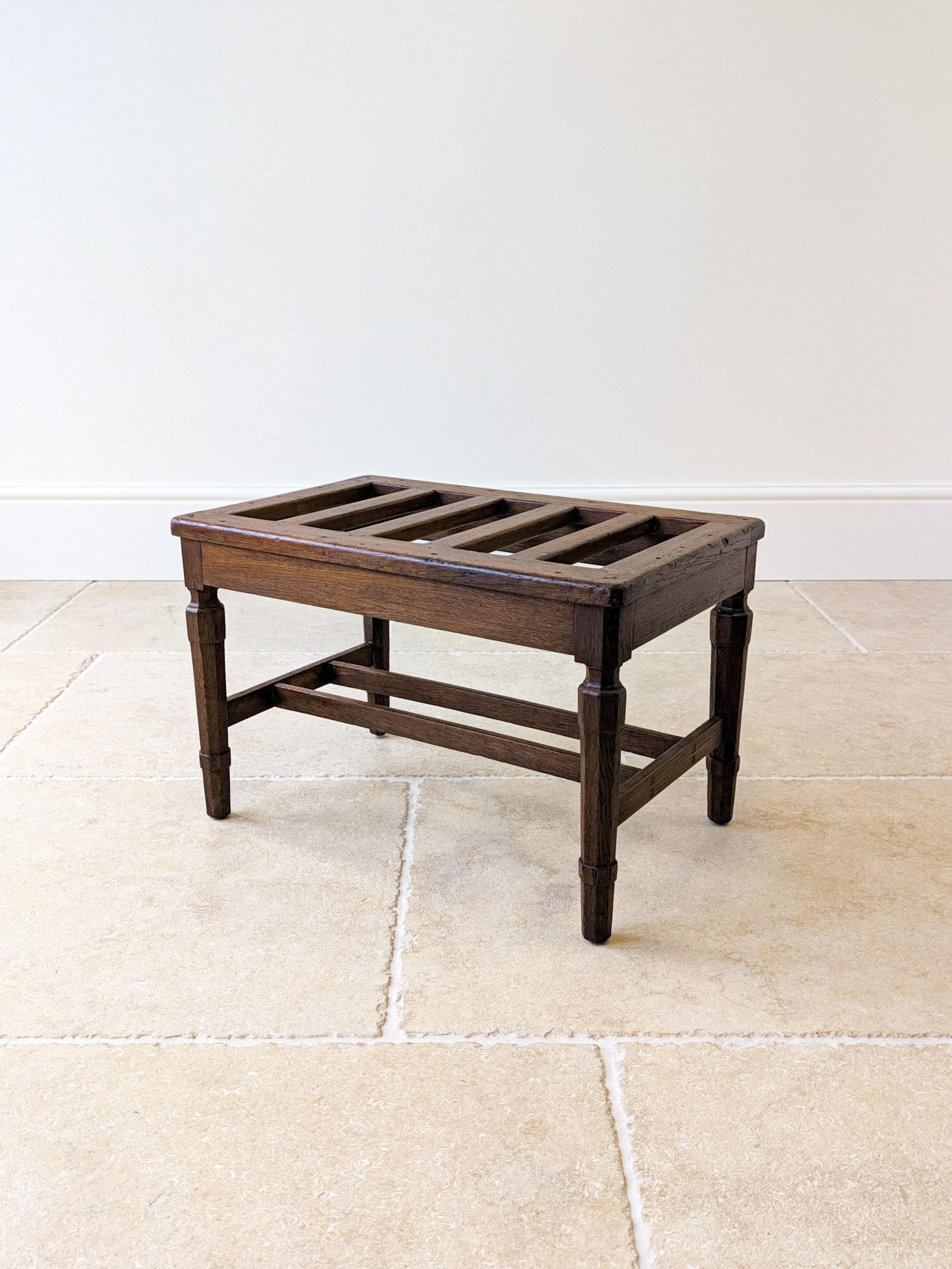 Antique Victorian Oak Luggage Stand c.1890 (1 of 18) Antique Victorian Oak Luggage Stand c.1890 (1 of 18)