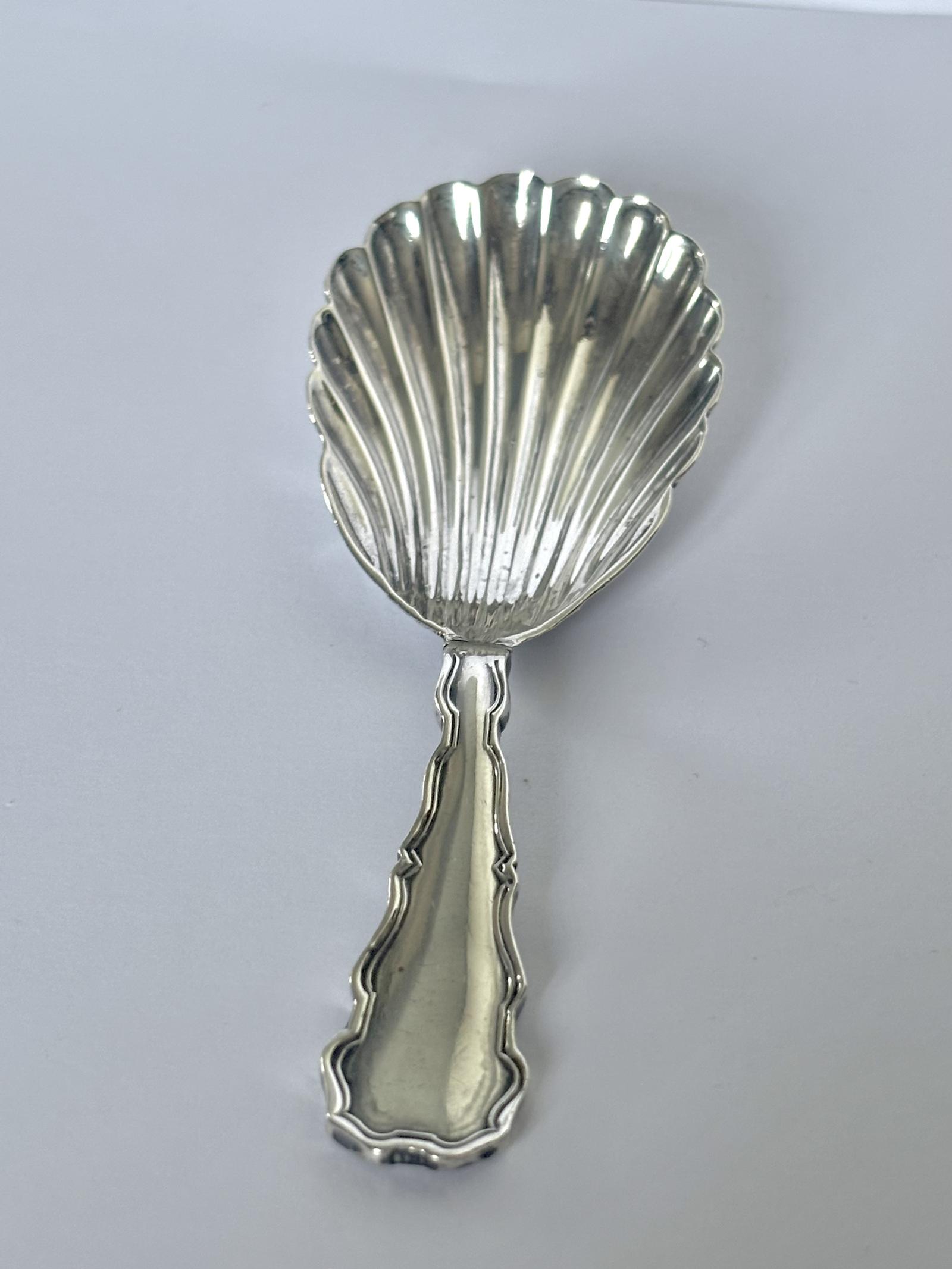 George V Silver Caddy Spoon LEE & WIGFULL Sheffield 1910 SHELL BOWL (1 of 5) George V Silver Caddy Spoon LEE & WIGFULL Sheffield 1910 SHELL BOWL (1 of 5)