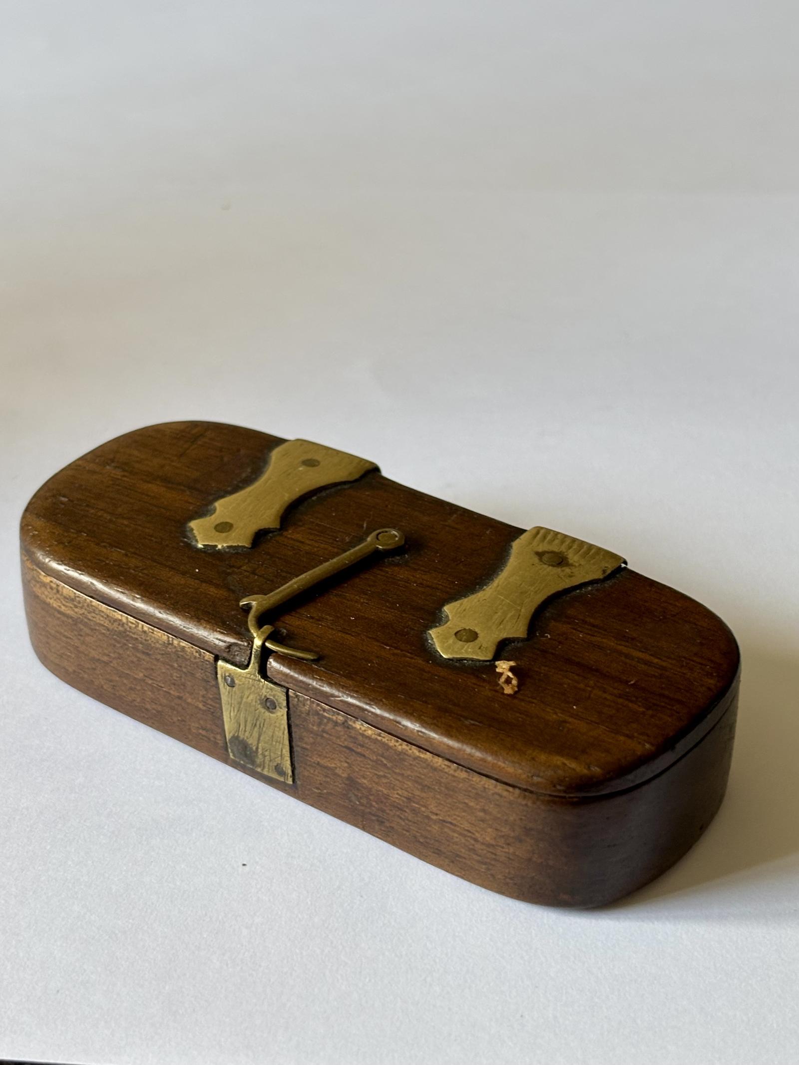 19th Century Rosewood & Brass Mounted Rectangular Snuff Box (1 of 8) 19th Century Rosewood & Brass Mounted Rectangular Snuff Box (1 of 8)