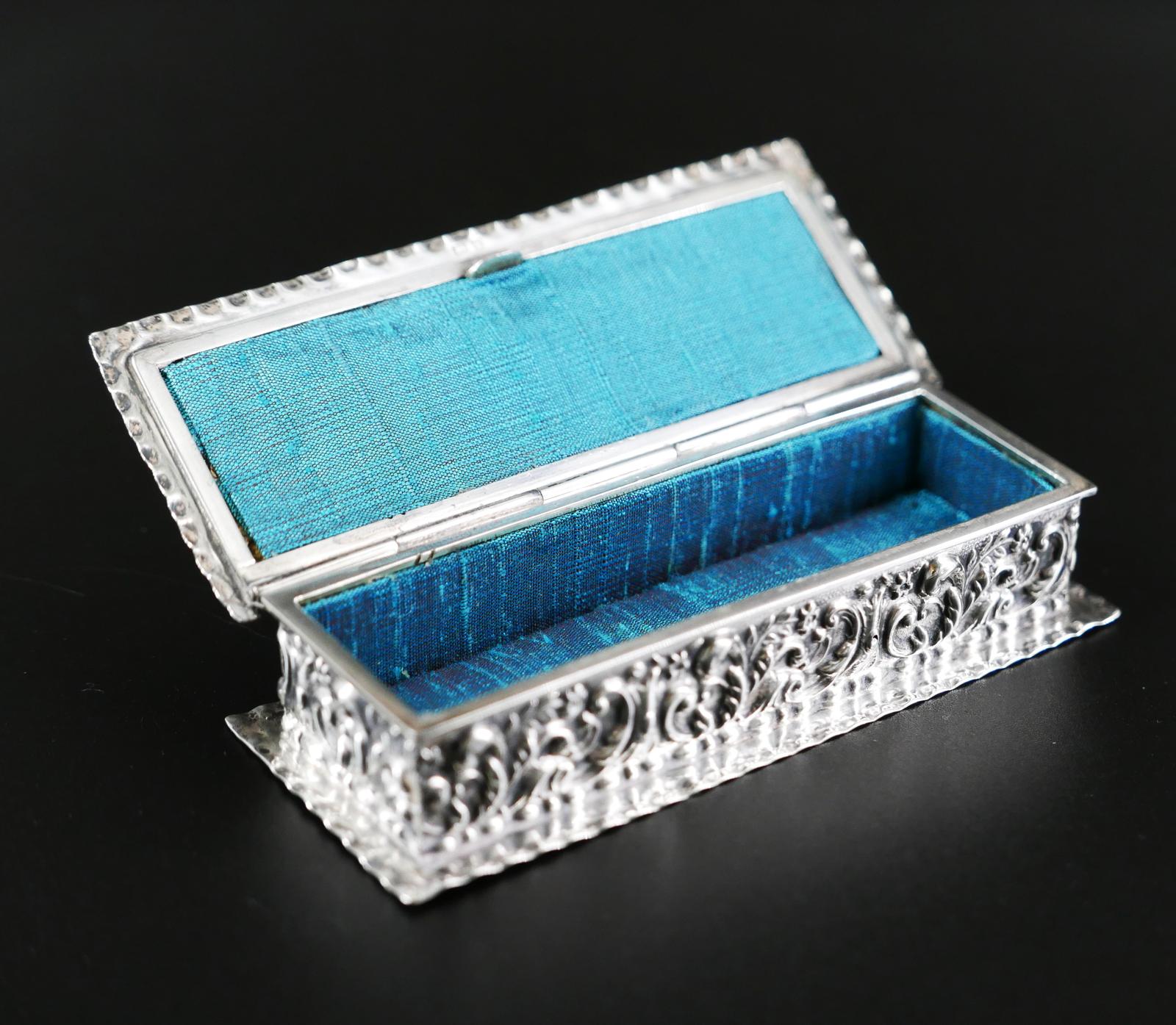 Rectangular Repousse Trinket Box with Crenulated Lid & Base – Birmingham 1902 by C.A.C (1 of 7)