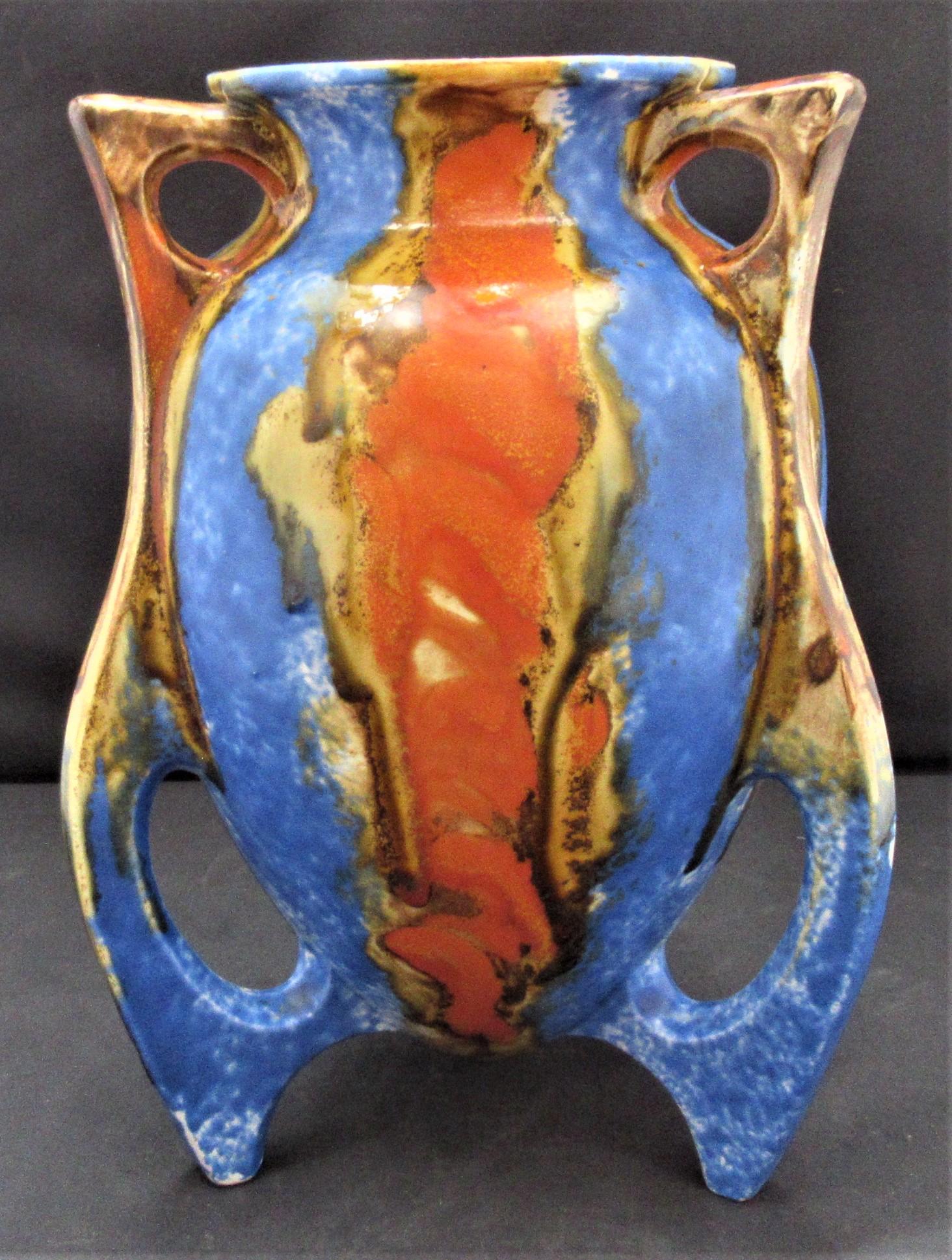 Unusual Art Deco Vase - English Staffordshire c.1925 (1 of 7) Unusual Art Deco Vase - English Staffordshire c.1925 (1 of 7)