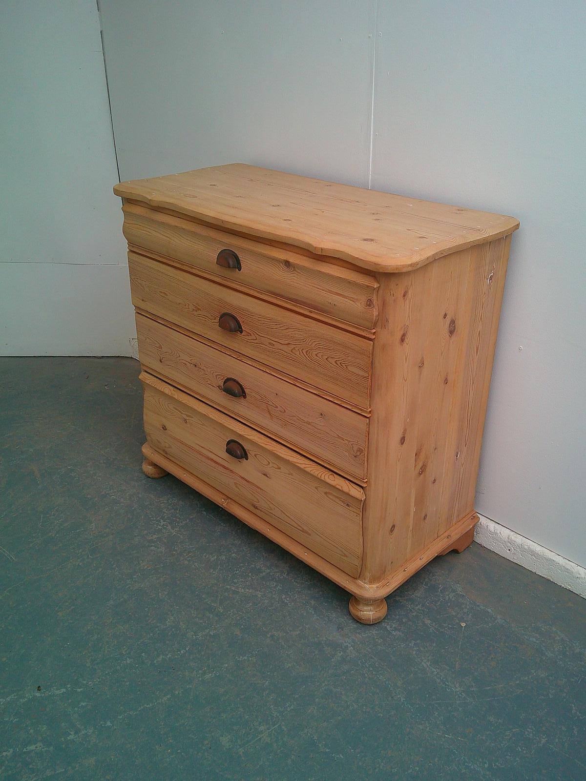 Pretty Victorian Antique Pine Large 4 Drawer Chest of Drawers to wax / paint (1 of 11) Pretty Victorian Antique Pine Large 4 Drawer Chest of Drawers to wax / paint (1 of 11)