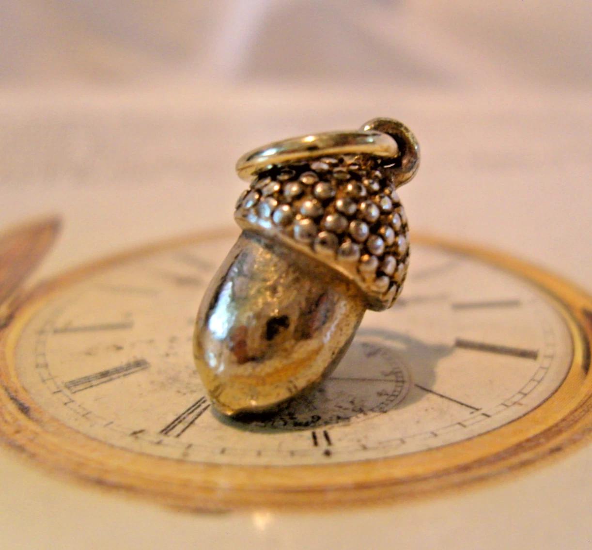 Pocket Watch Chain Acorn Fob 1960s Silver Plated Vintage (1 of 5) Pocket Watch Chain Acorn Fob 1960s Silver Plated Vintage (1 of 5)