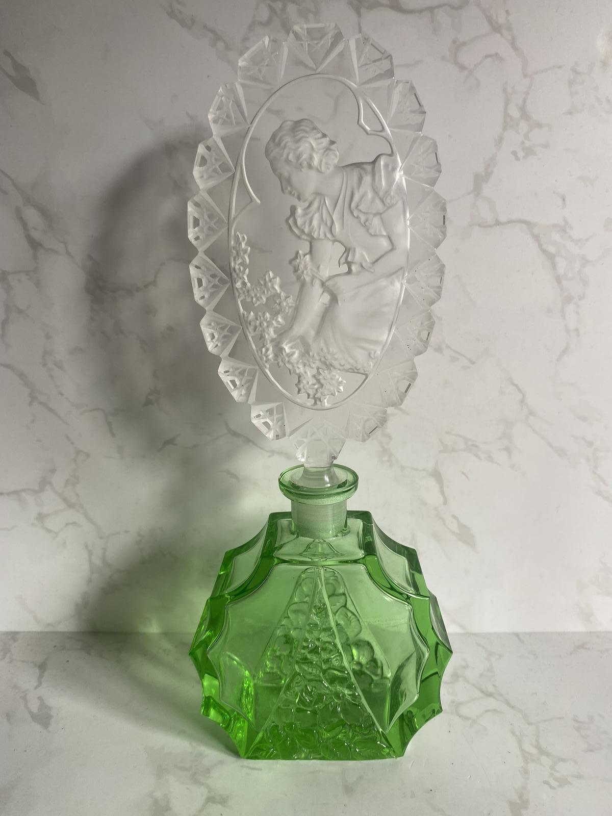 Art Deco Czech Green Glass Perfume Bottle with Frosted Figural Lady Stopper (1 of 7) Art Deco Czech Green Glass Perfume Bottle with Frosted Figural Lady Stopper (1 of 7)