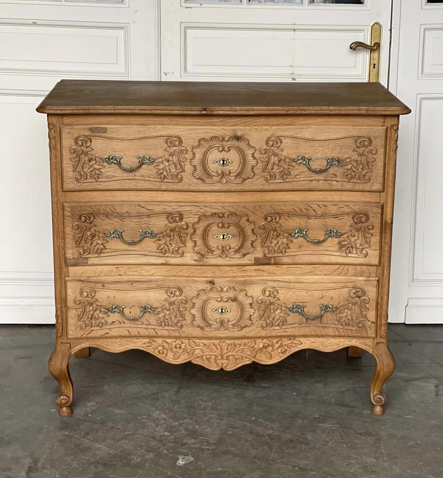 French Bleached Oak Commode Chest of Drawers (1 of 1) French Bleached Oak Commode Chest of Drawers (1 of 1)