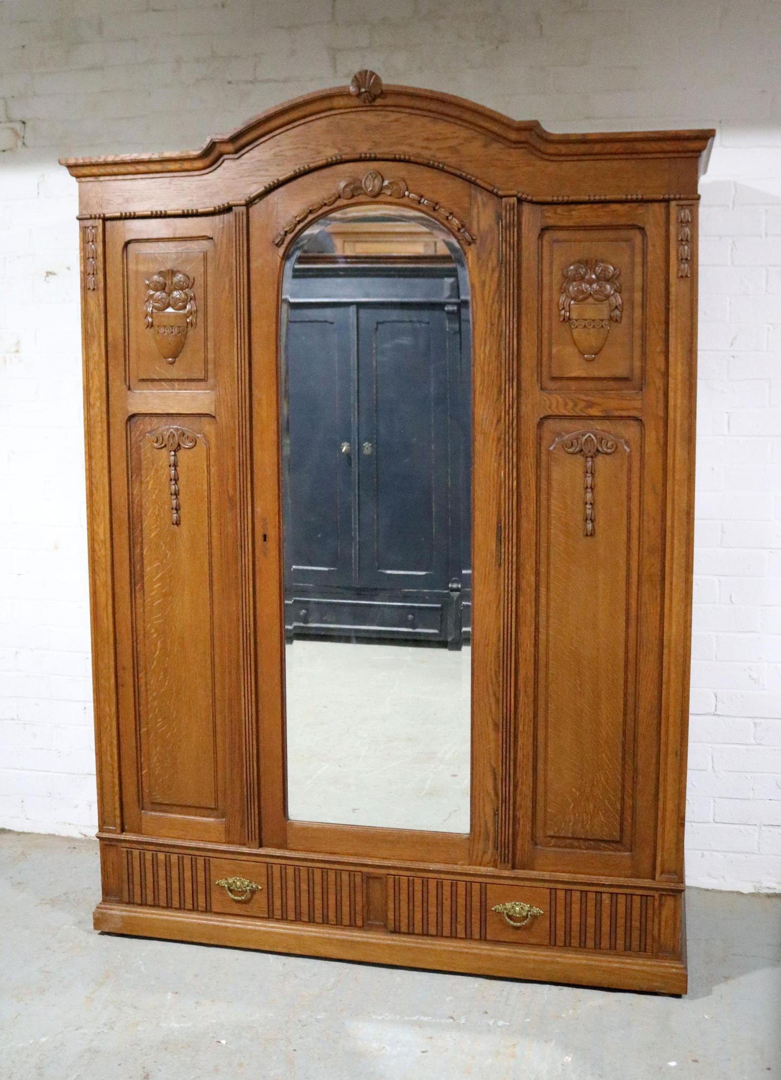 French Solid Oak Wardrobe (1 of 10) French Solid Oak Wardrobe (1 of 10)