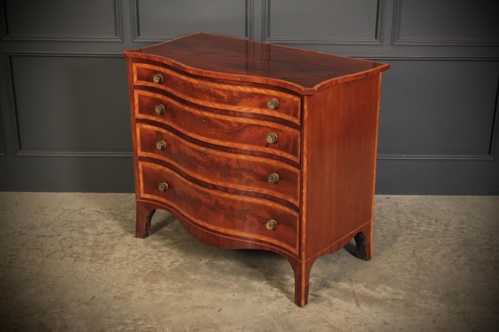 Rare Regency Mahogany Serpentine Chest of Drawers (1 of 11) Rare Regency Mahogany Serpentine Chest of Drawers (1 of 11)