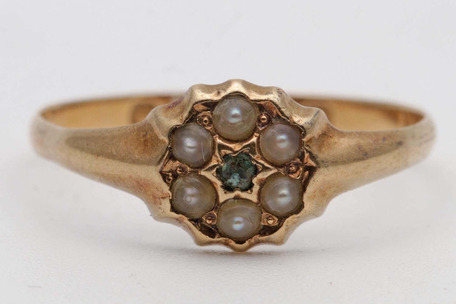 Small Victorian 18ct Gold Ring (1 of 2)