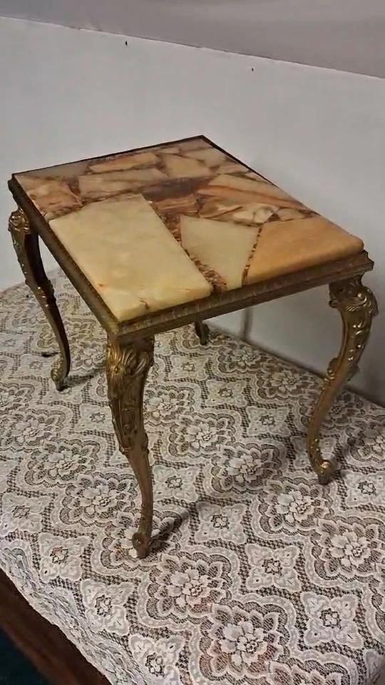 Vintage Onyx Side Wine Plant Coffee Table in Hollywood Regency Style (1 of 6) Vintage Onyx Side Wine Plant Coffee Table in Hollywood Regency Style (1 of 6)