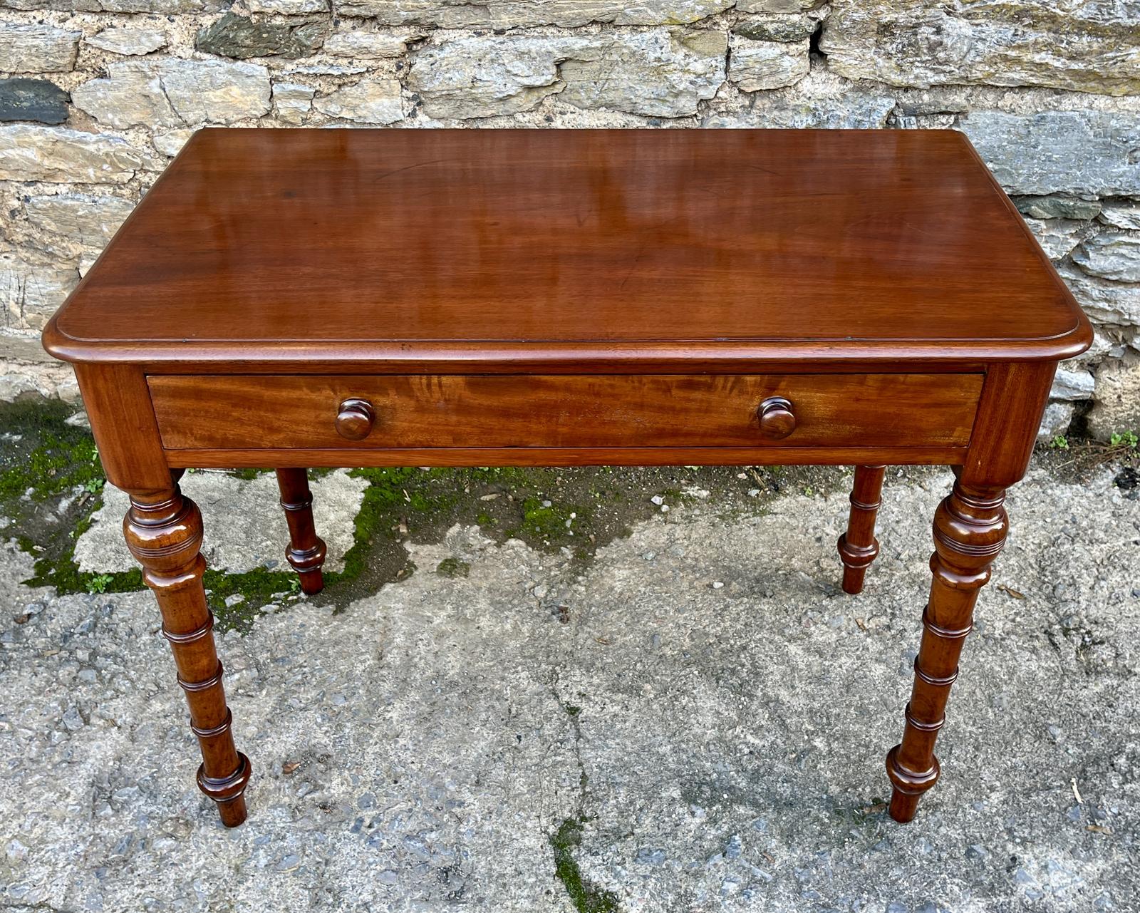Victorian Mahogany Side Table (1 of 13) Victorian Mahogany Side Table (1 of 13)