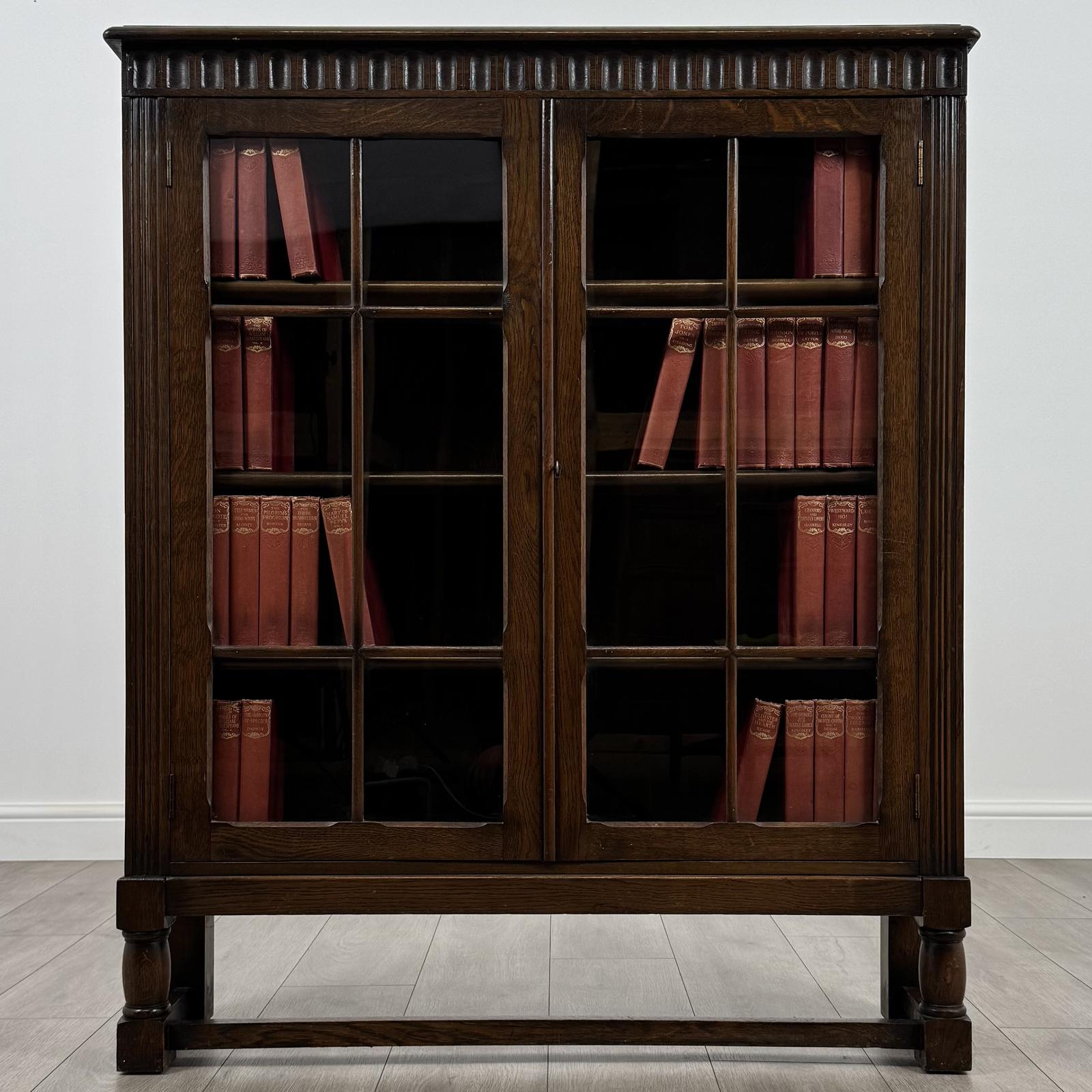 Antique 20th Century Good Quality Display Cabinet in Oak (1 of 11)