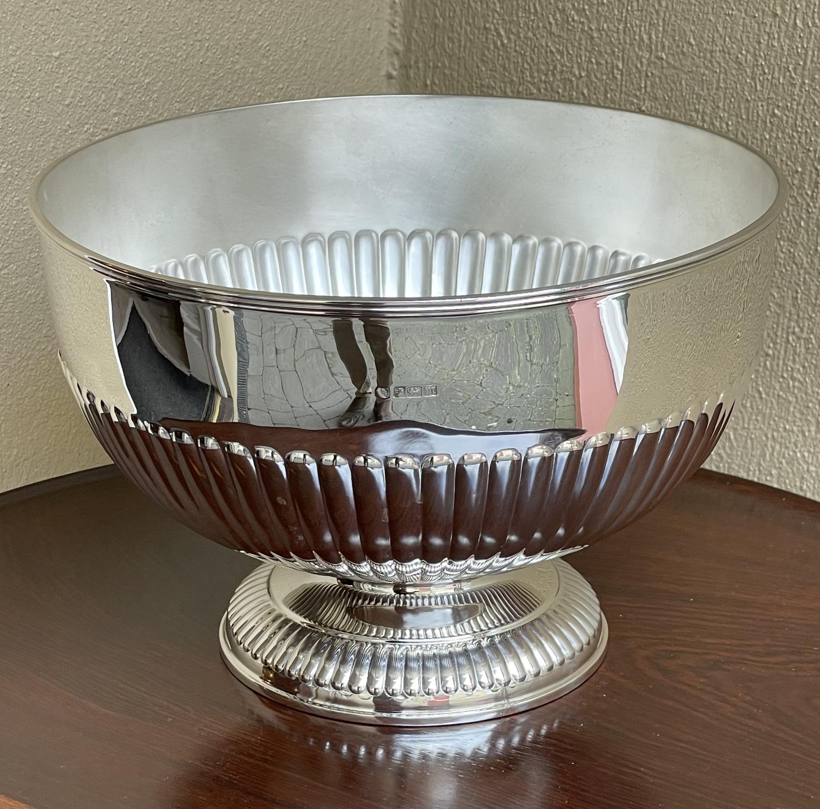 Large Edwardian Solid Silver Rose Bowl (1 of 5) Large Edwardian Solid Silver Rose Bowl (1 of 5)