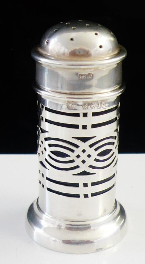 Sterling Silver Pepper Pot & Liner - Birmingham 1904 (1 of 12) Sterling Silver Pepper Pot & Liner - Birmingham 1904 (1 of 12)