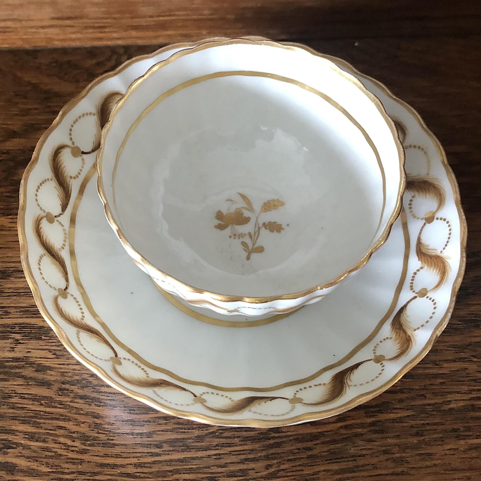 New Hall Pattern 142 Tea Bowl & Saucer c.1784 (1 of 5)
