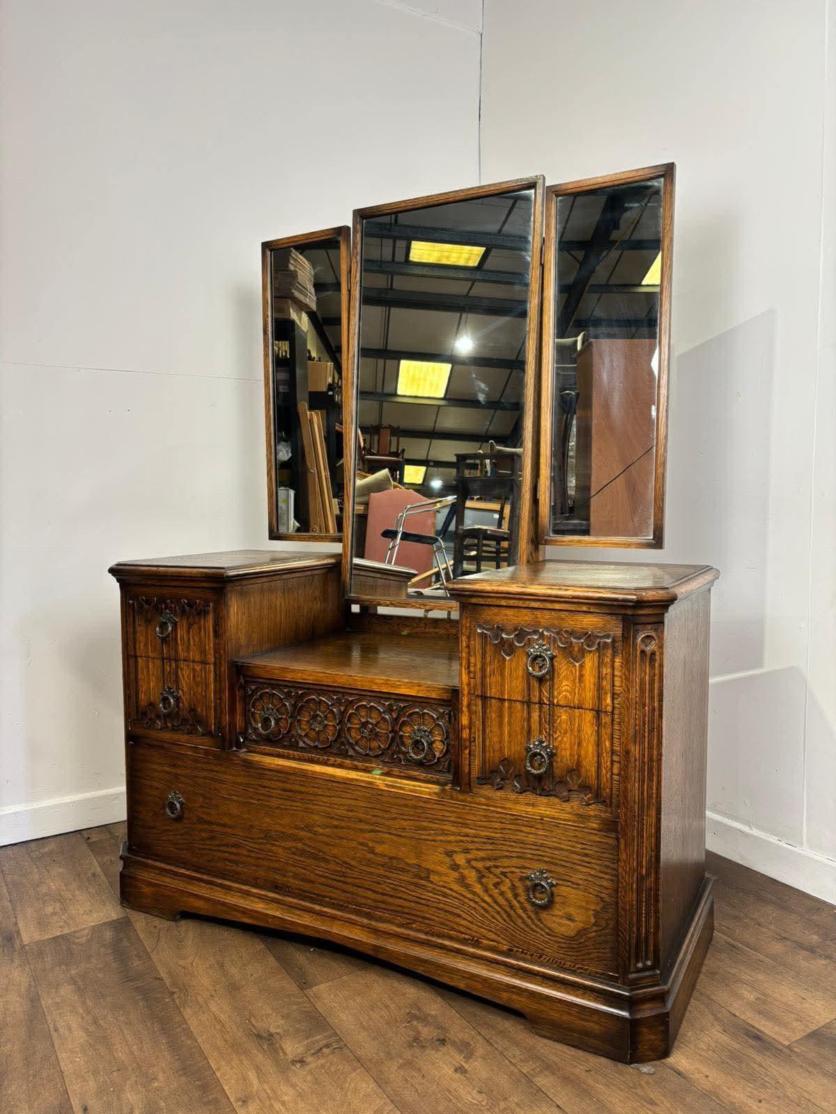 Vintage Oak Dressing Table With Triptych Mirror (1 of 15) Vintage Oak Dressing Table With Triptych Mirror (1 of 15)