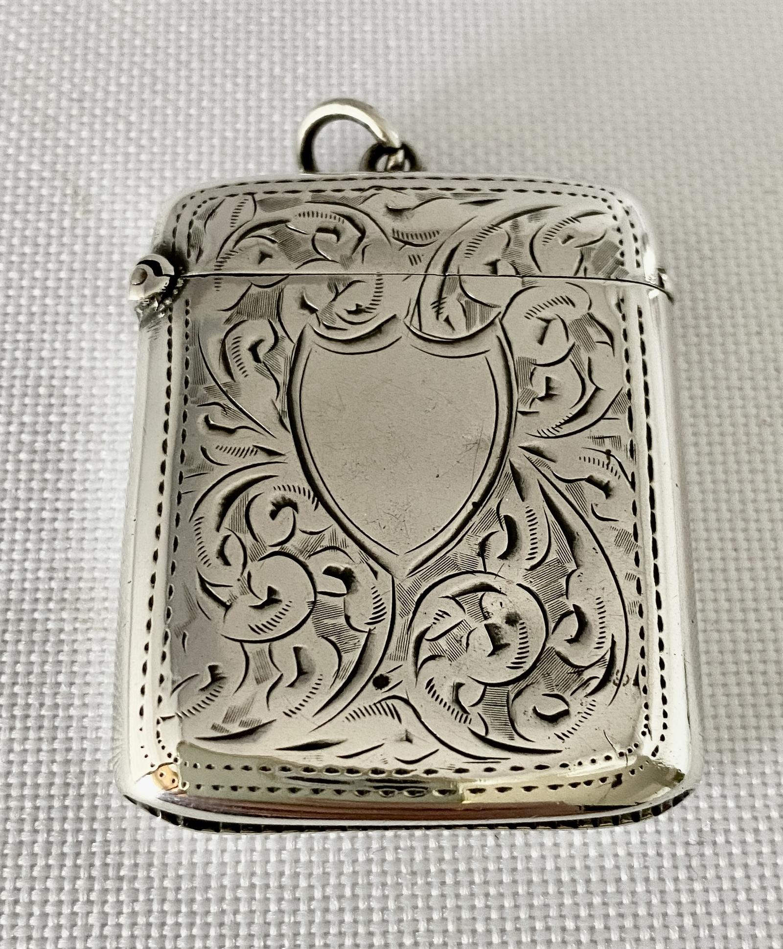 Sterling Silver Vesta - Birmingham 1902 (1 of 5)