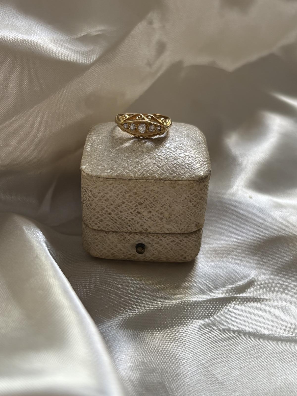 Early 20th Century Diamond Jewellery - main image