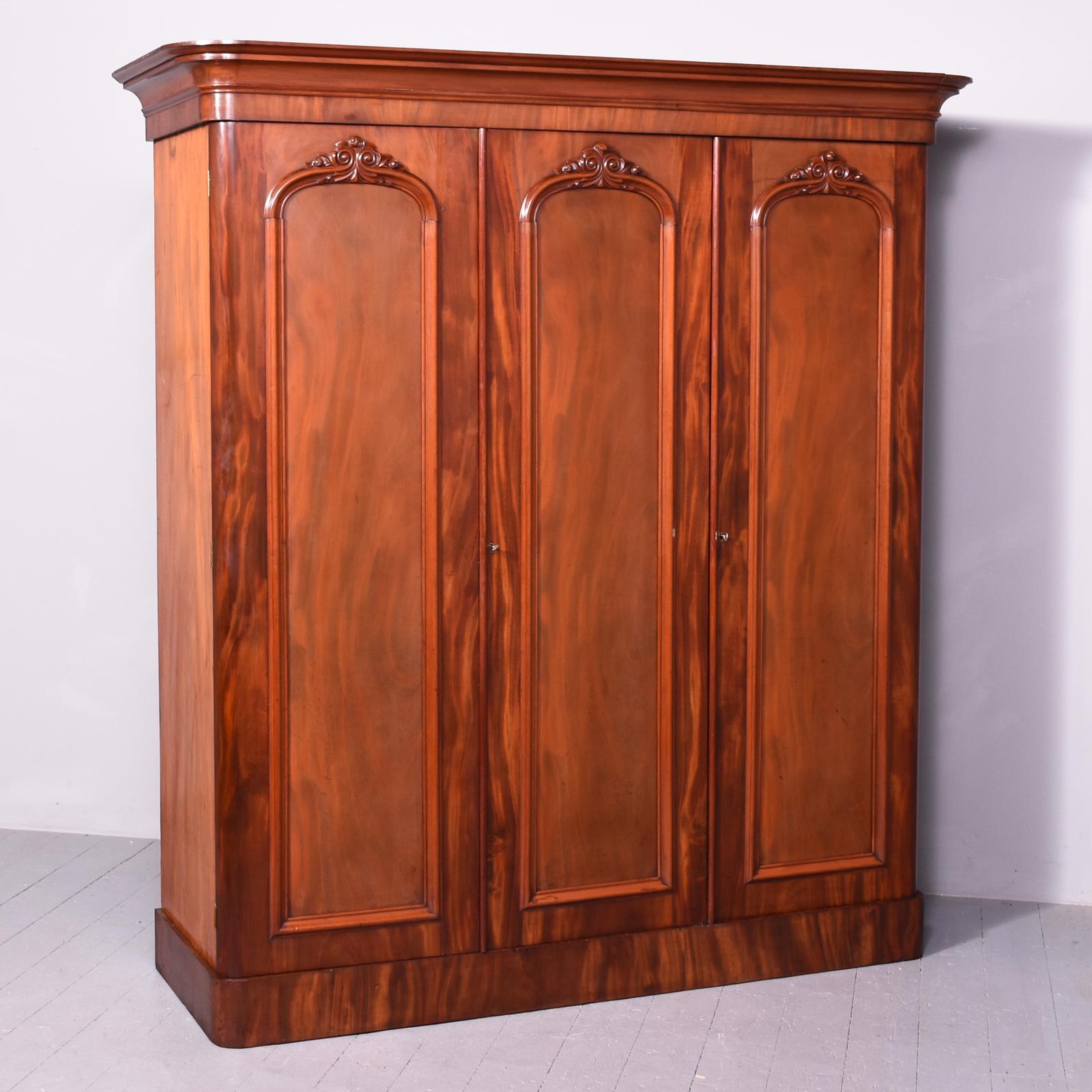 Victorian 3 Door Mahogany Wardrobe (1 of 7) Victorian 3 Door Mahogany Wardrobe (1 of 7)