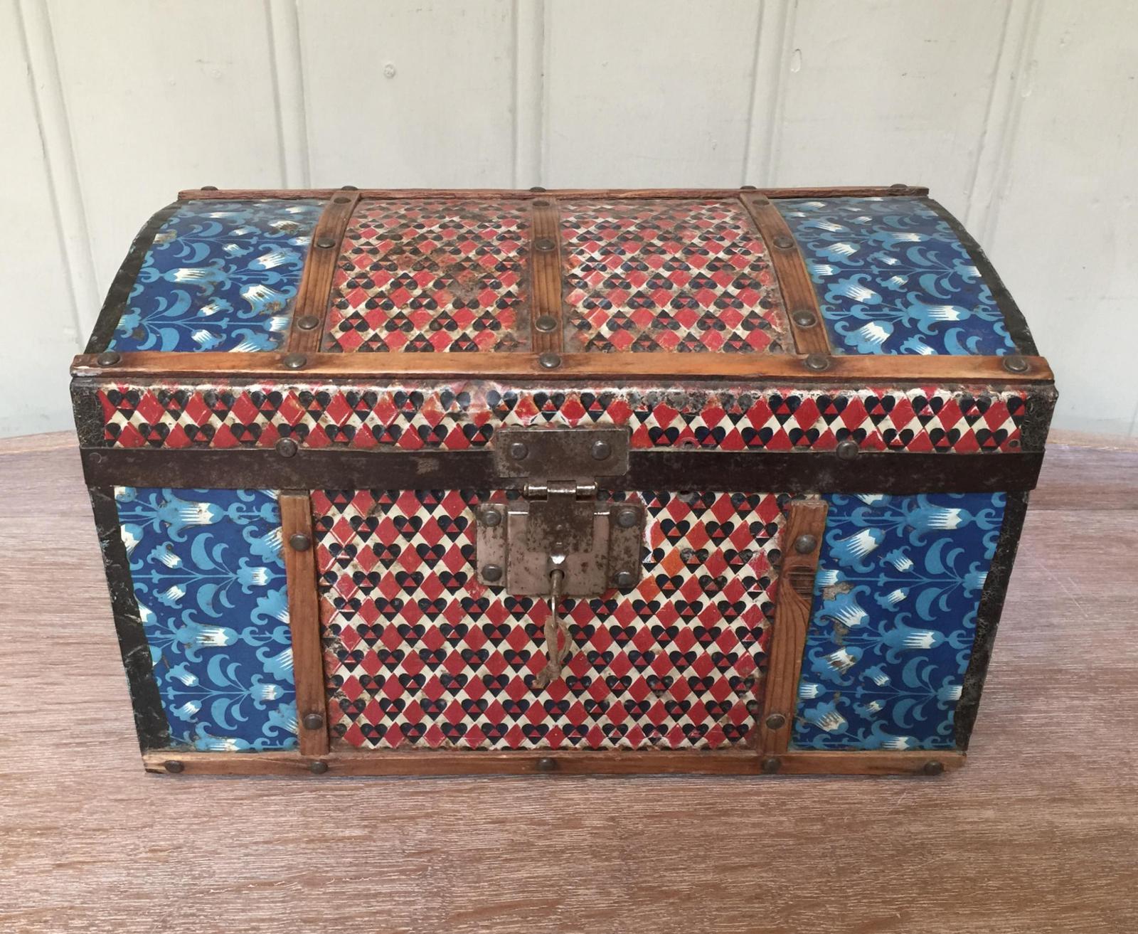 Colonial Dome Top Tin Casket (1 of 9)