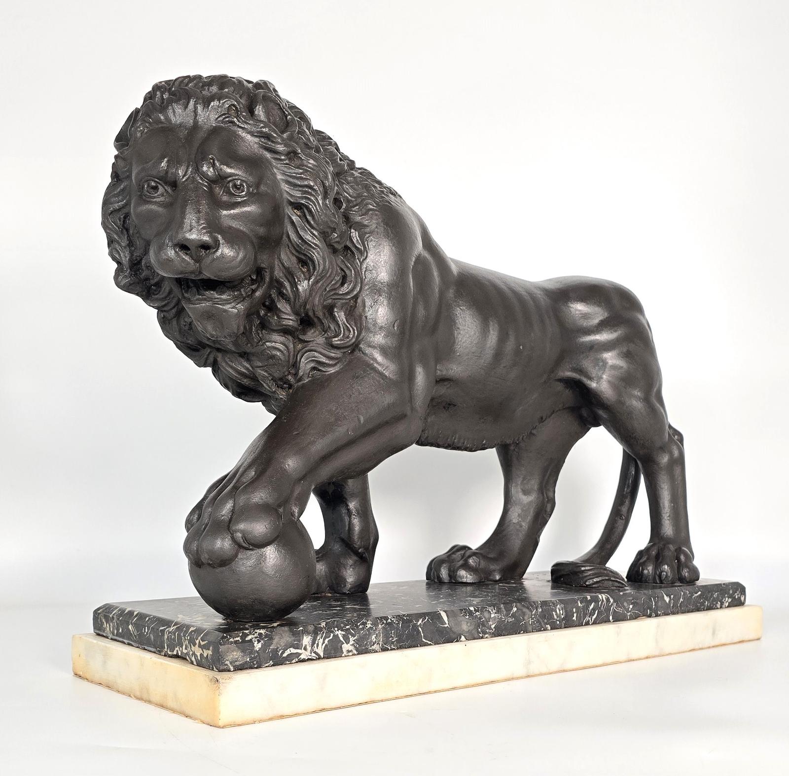 A  Very Large Classical Sculpture of a Medici Lion C 1850 (1 of 20)