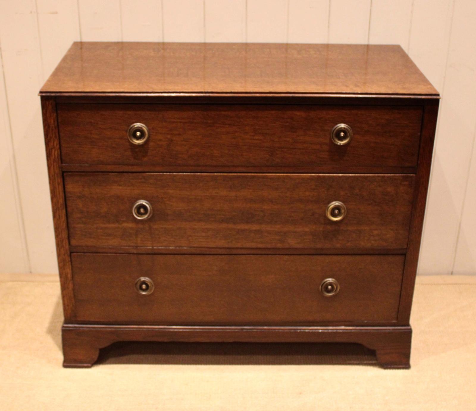 Early 20th Century Oak Chest of Drawers (1 of 13) Early 20th Century Oak Chest of Drawers (1 of 13)