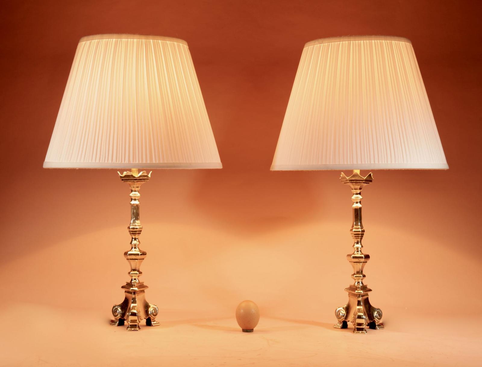 A Pair of Original Cast Brass Table Lamps (1 of 6) A Pair of Original Cast Brass Table Lamps (1 of 6)