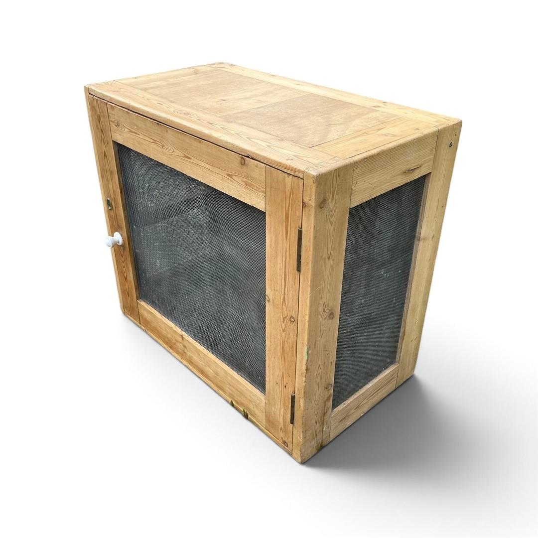 Vintage Pine Meat Safe Kitchen Cabinet (1 of 11) Vintage Pine Meat Safe Kitchen Cabinet (1 of 11)