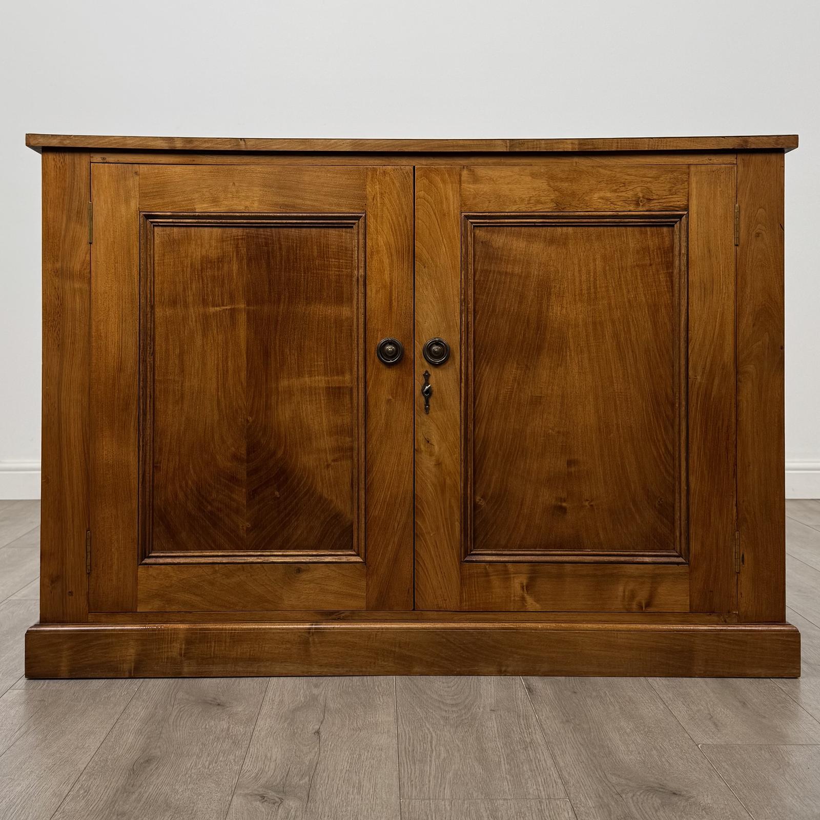 Antique 20th Century Edwardian Cupboard In Walnut (1 of 11) Antique 20th Century Edwardian Cupboard In Walnut (1 of 11)