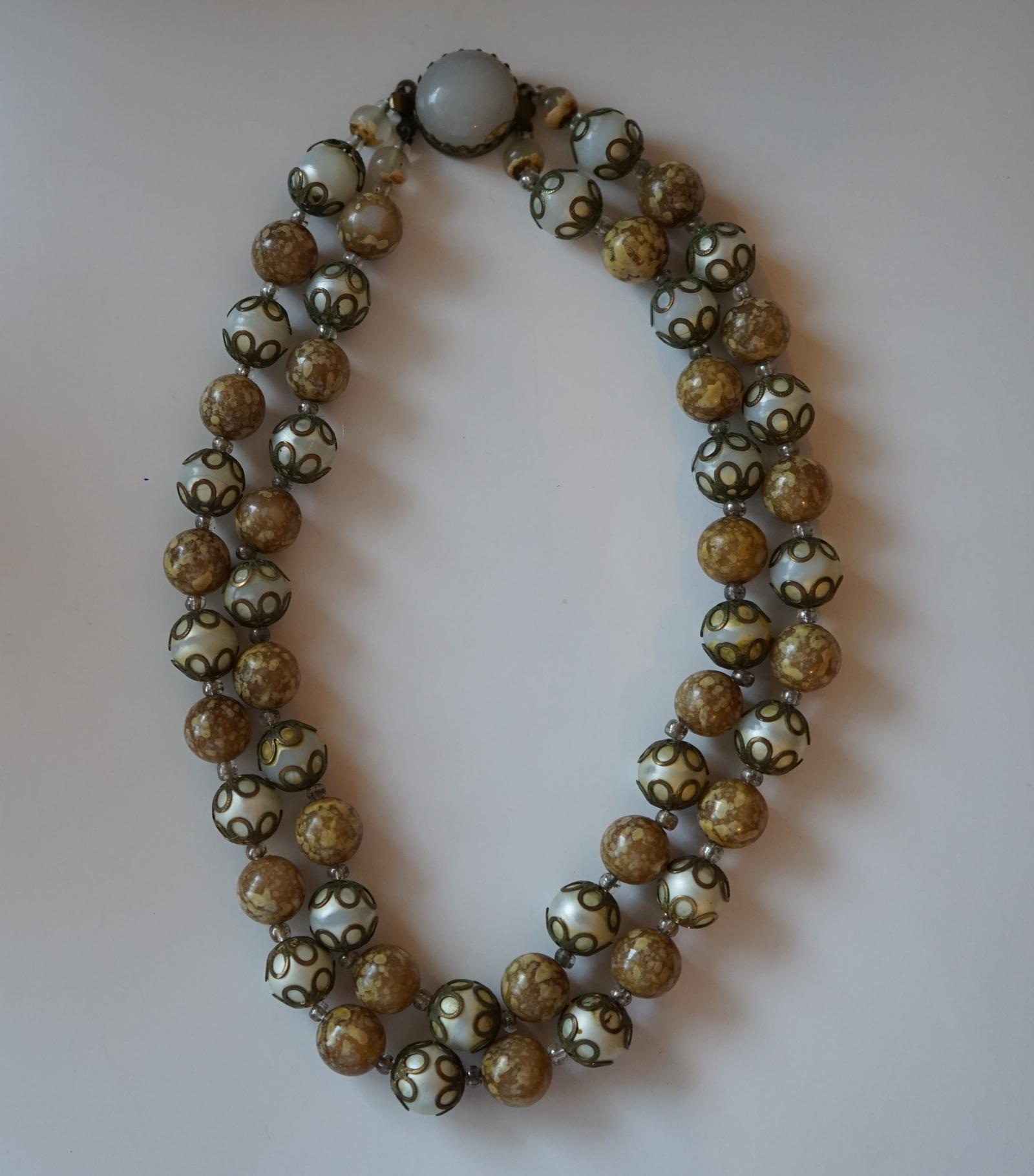 Unusual Vintage 1940s Bead Necklace (1 of 6) Unusual Vintage 1940s Bead Necklace (1 of 6)