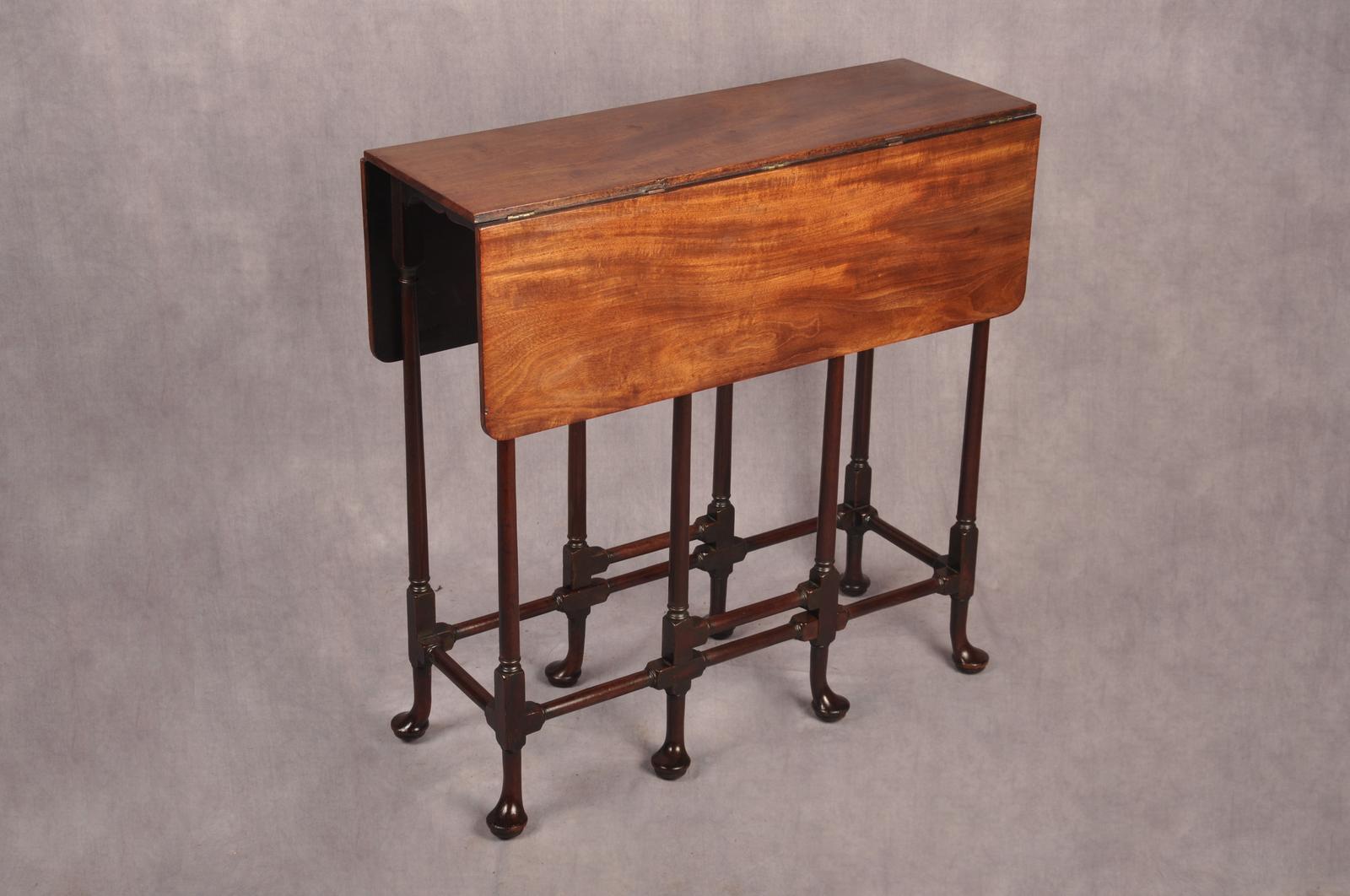 Fine 18th Century Mahogany Spider Table (1 of 15)