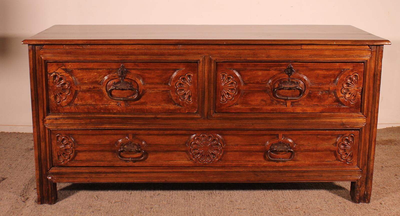 Spanish Renaissance Sacristy Buffet in Walnut Circa 1600 (1 of 12)
