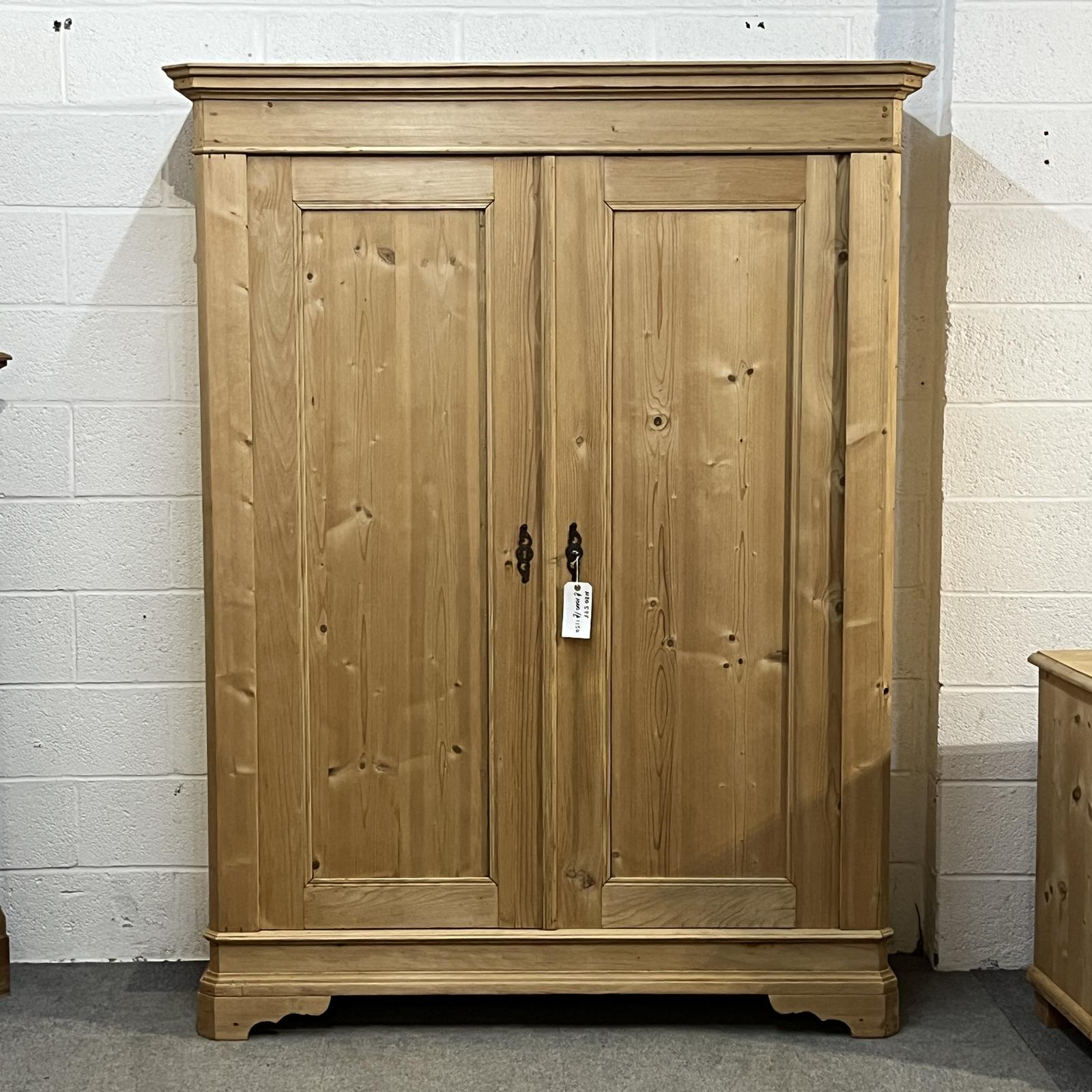 Large French Antique Pine Wardrobe (1 of 9) Large French Antique Pine Wardrobe (1 of 9)
