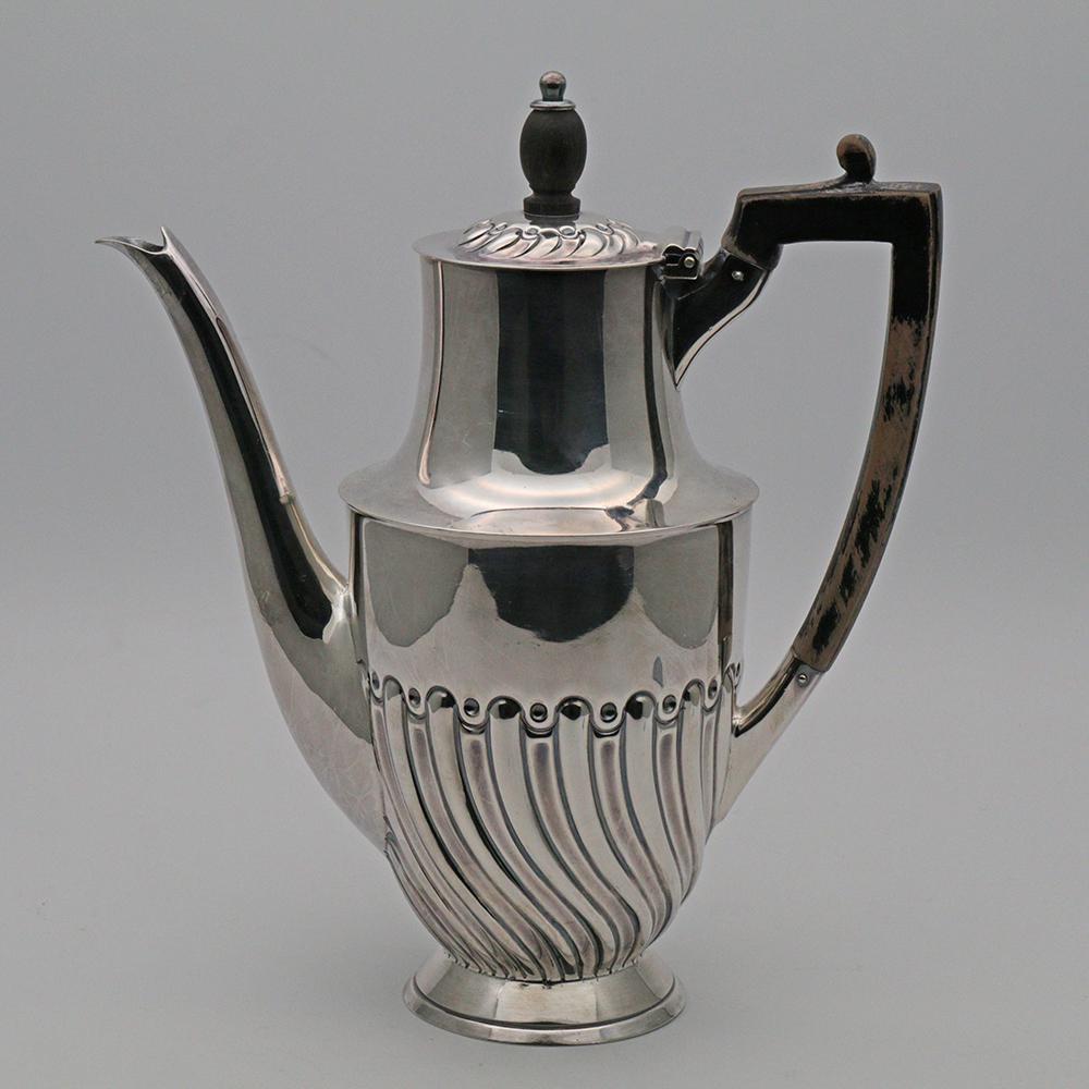 English Silver Coffee Pot 1922 (1 of 4)