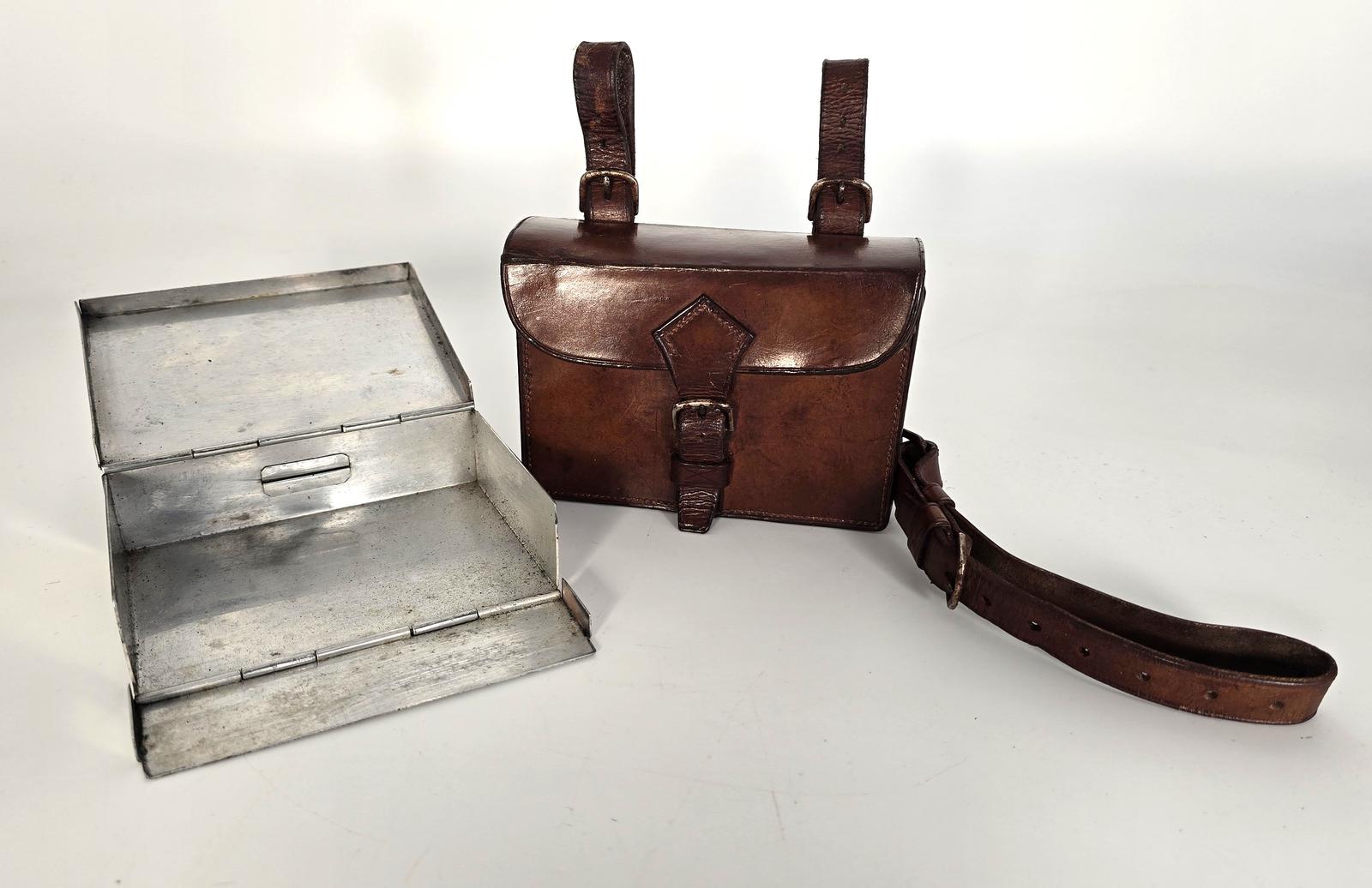 Antique Leather Saddle / Sandwich Case Hunting / Equestrian (1 of 27) Antique Leather Saddle / Sandwich Case Hunting / Equestrian (1 of 27)