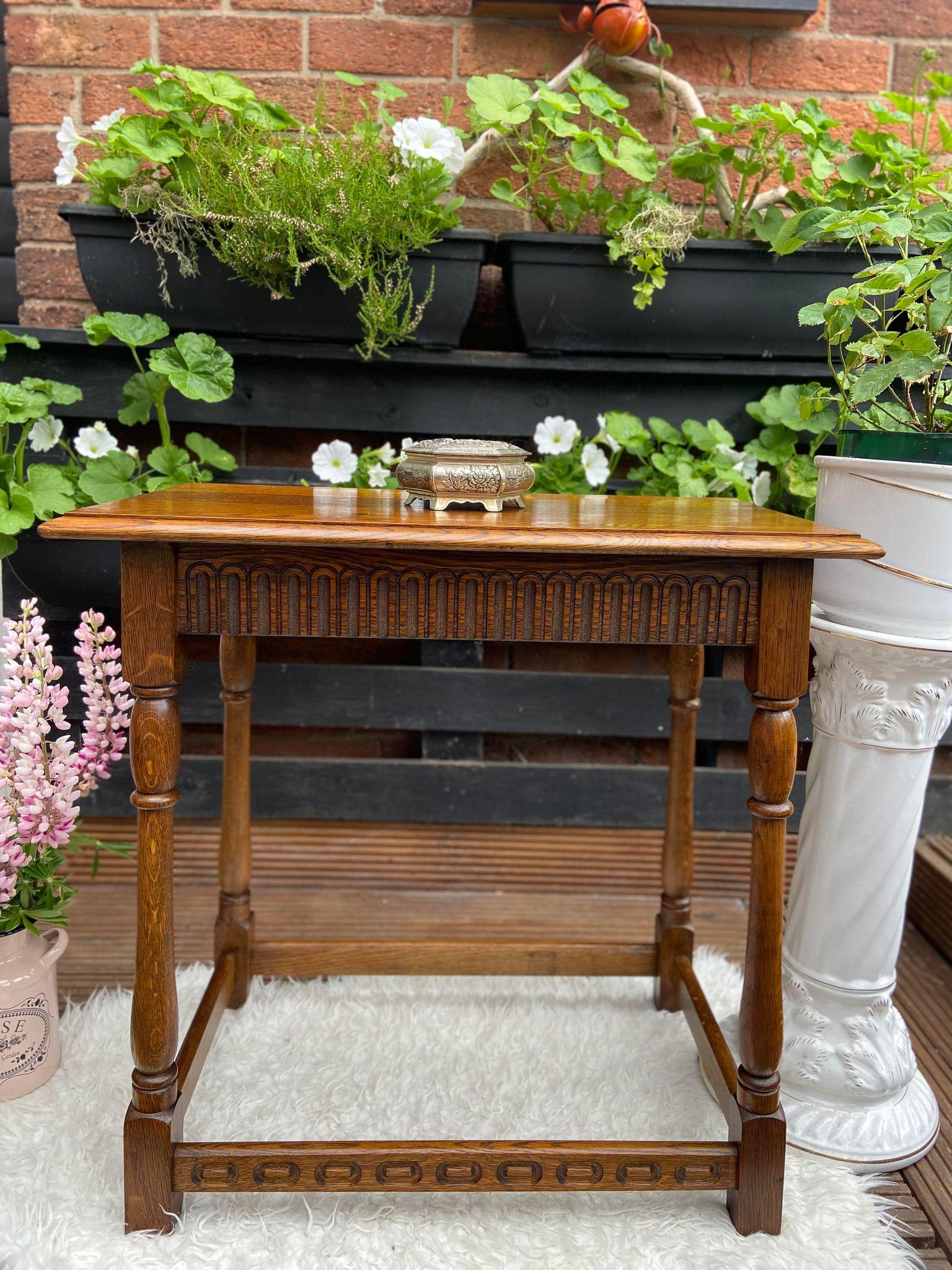 Vintage Priory Oak Hall Table - Carved Details - Light Oak 1970s (1 of 12)